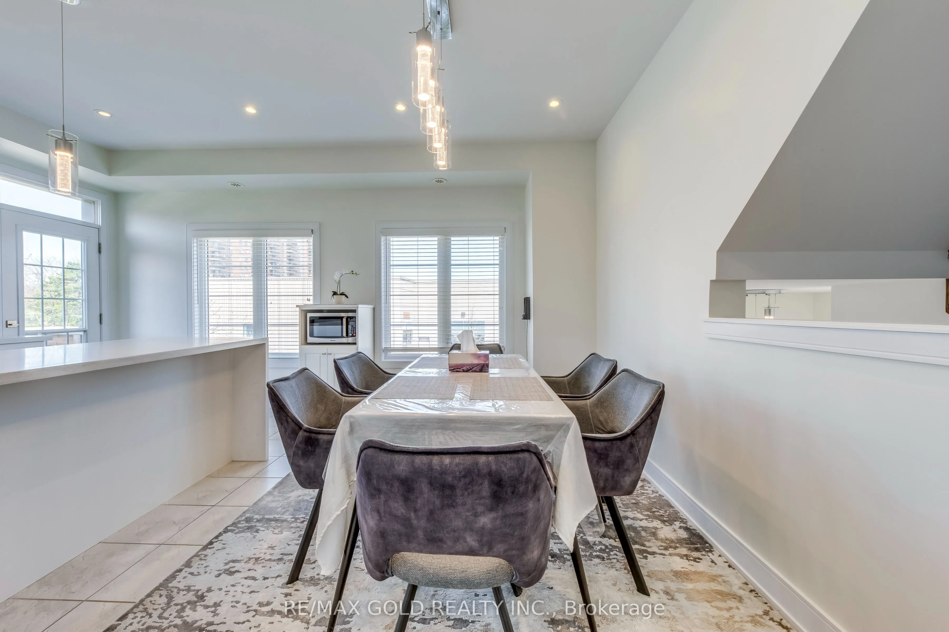 561 Mermaid Crescent