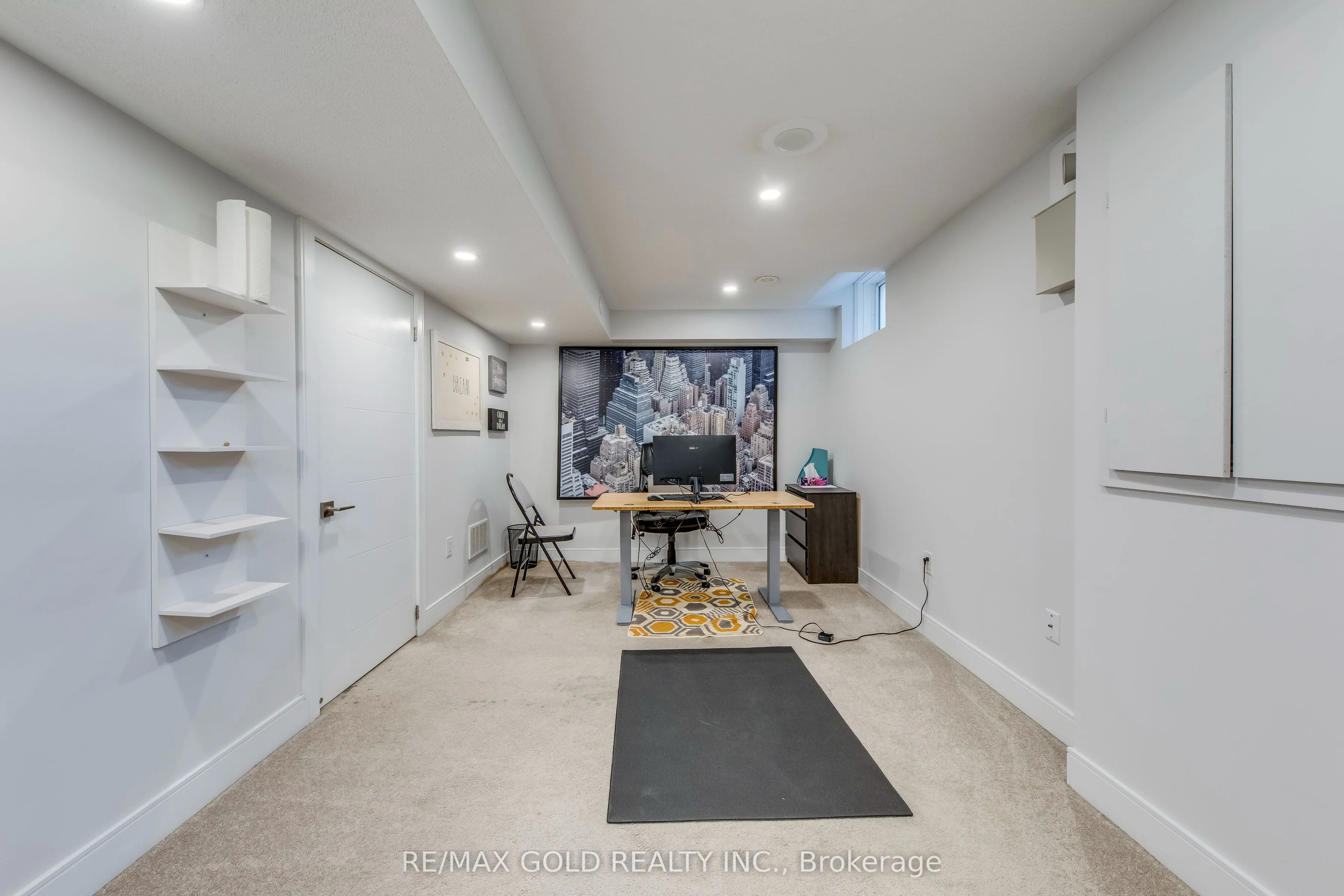 561 Mermaid Crescent