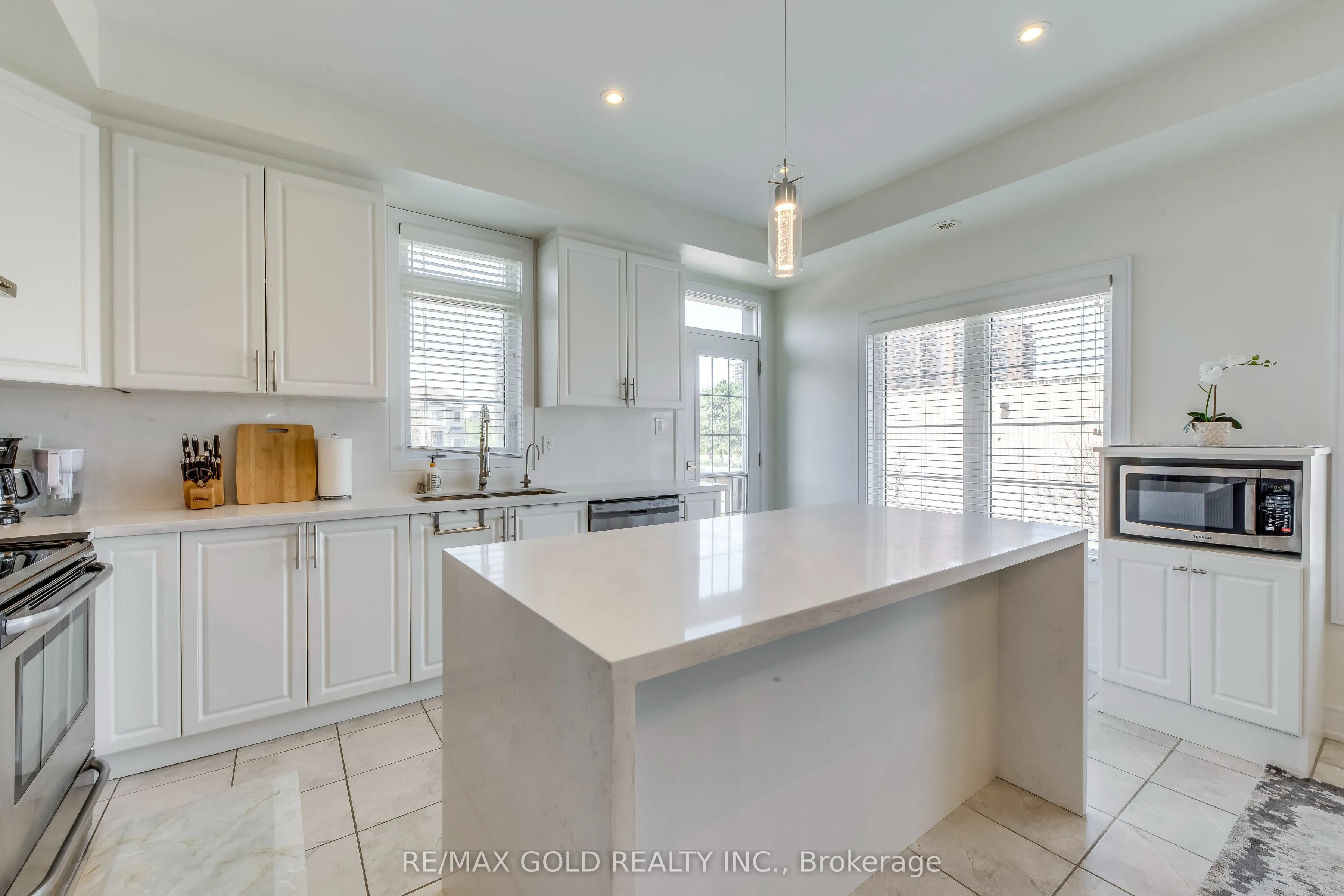 561 Mermaid Crescent