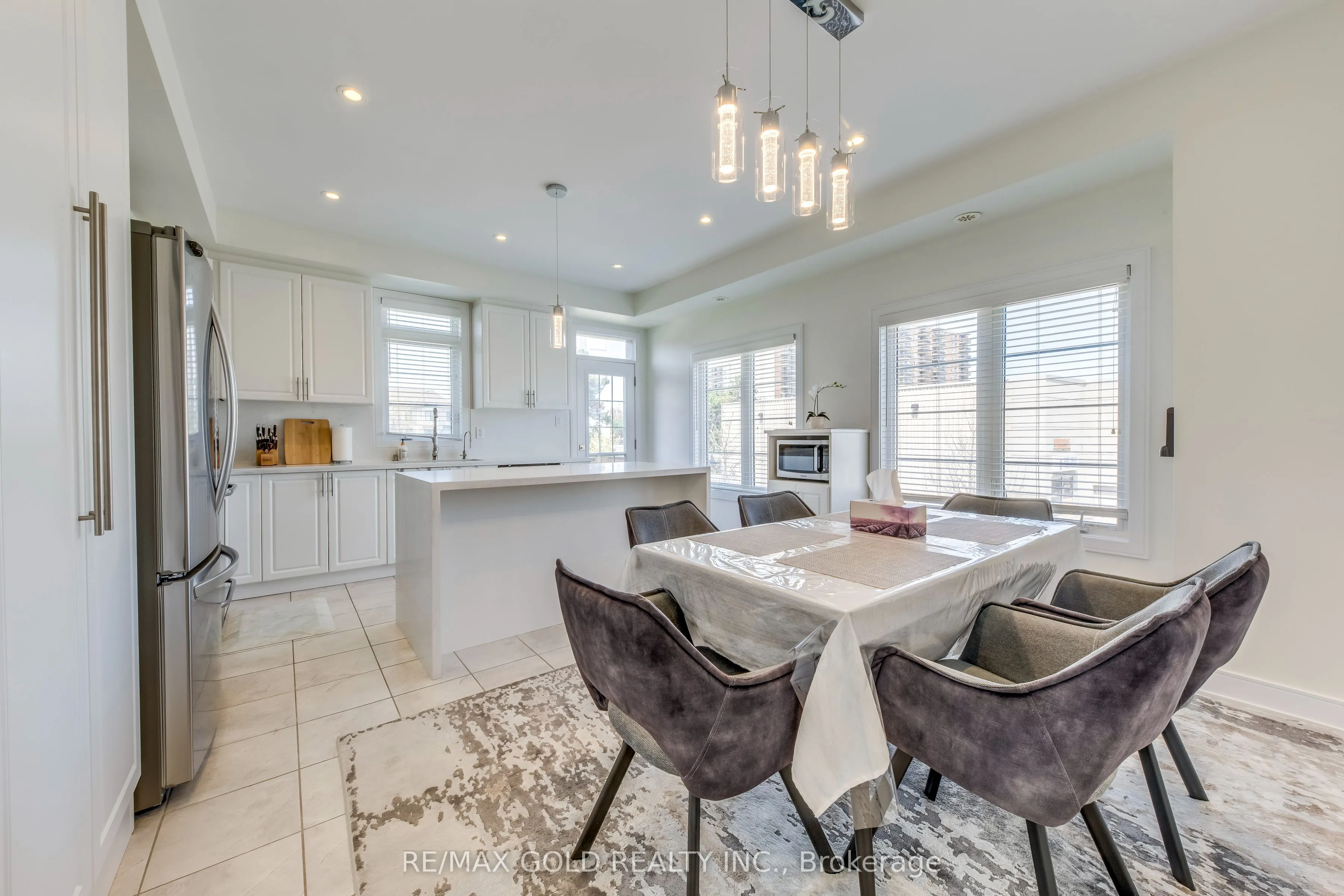 561 Mermaid Crescent