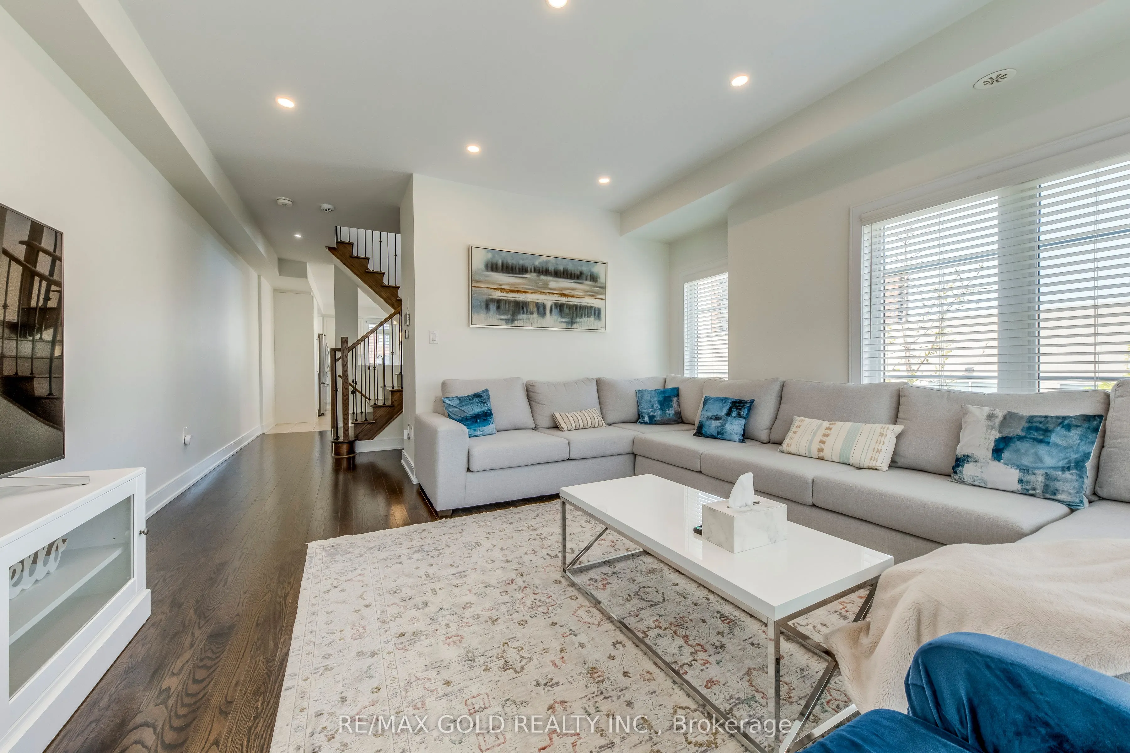 561 Mermaid Crescent