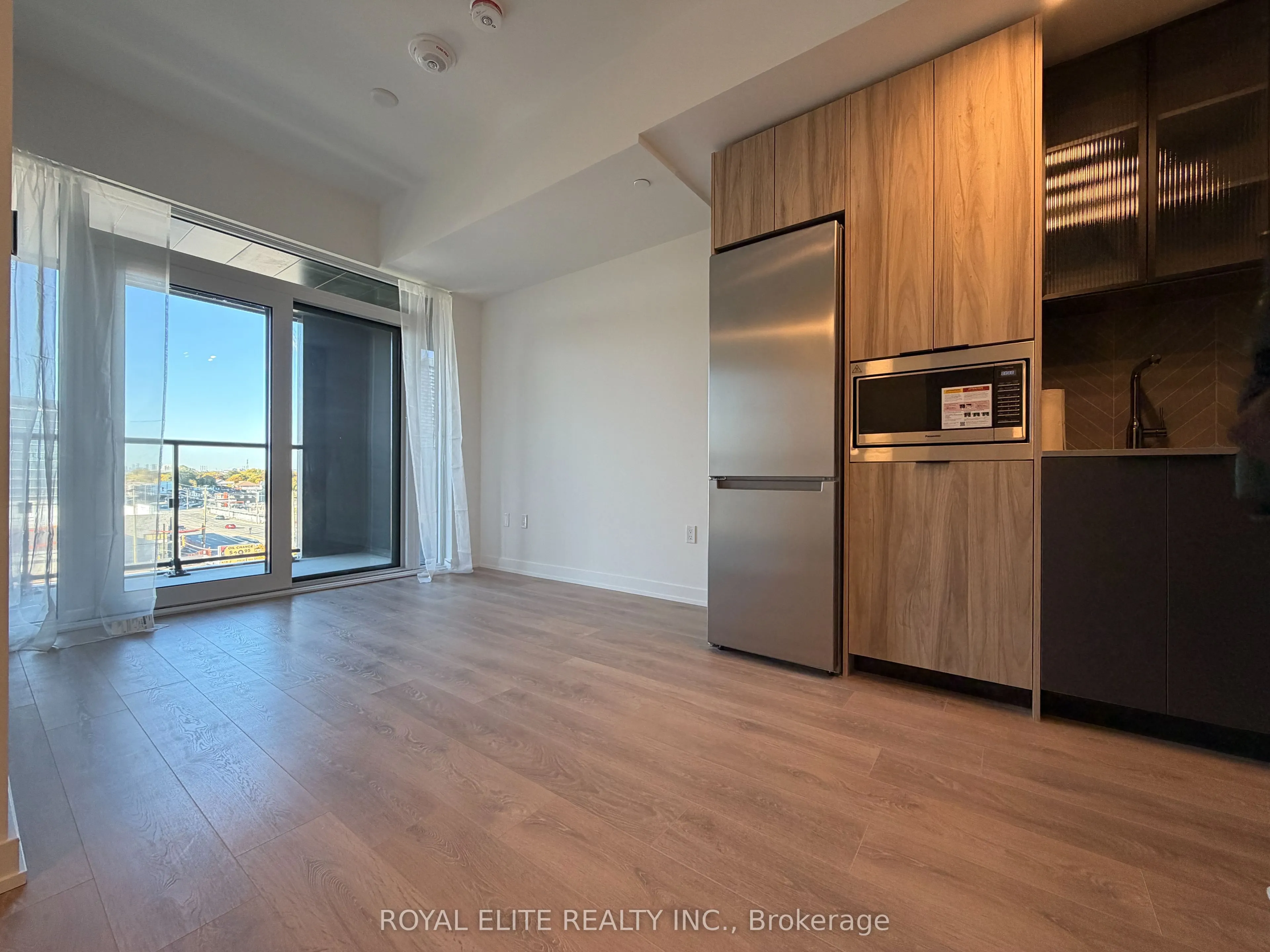 1037 The Queensway, #513