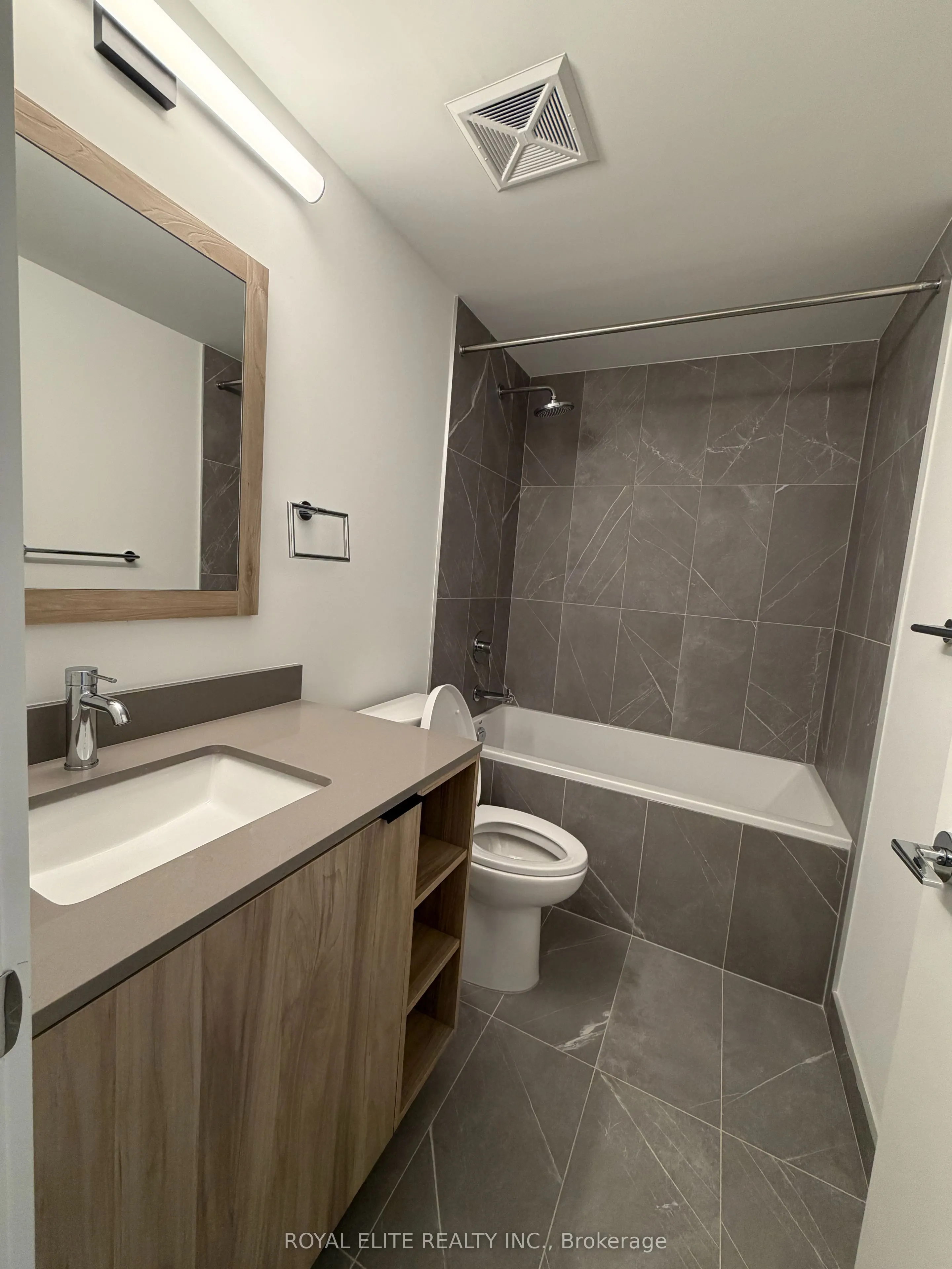 1037 The Queensway, #513