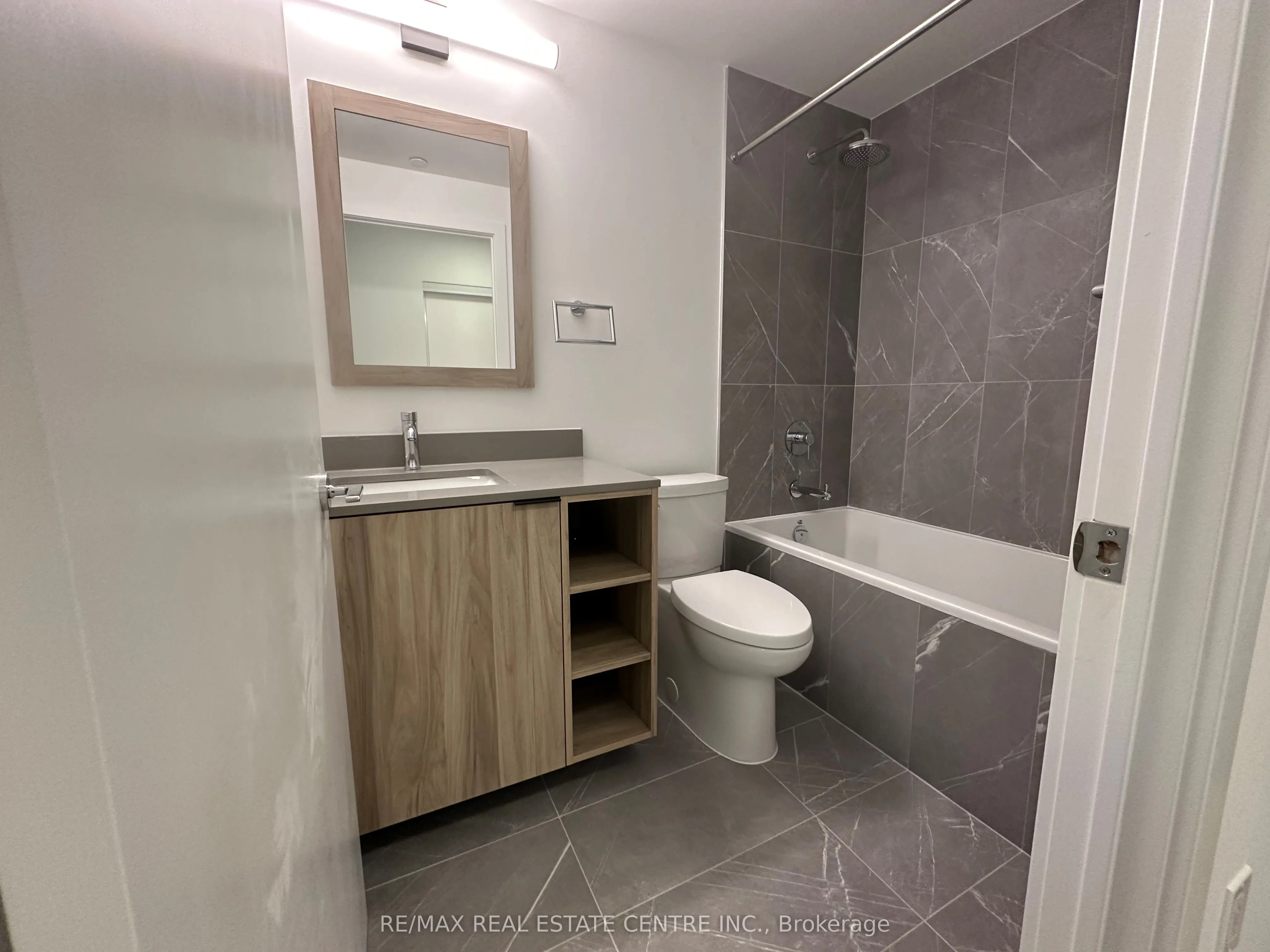 1037 The Queensway, #318