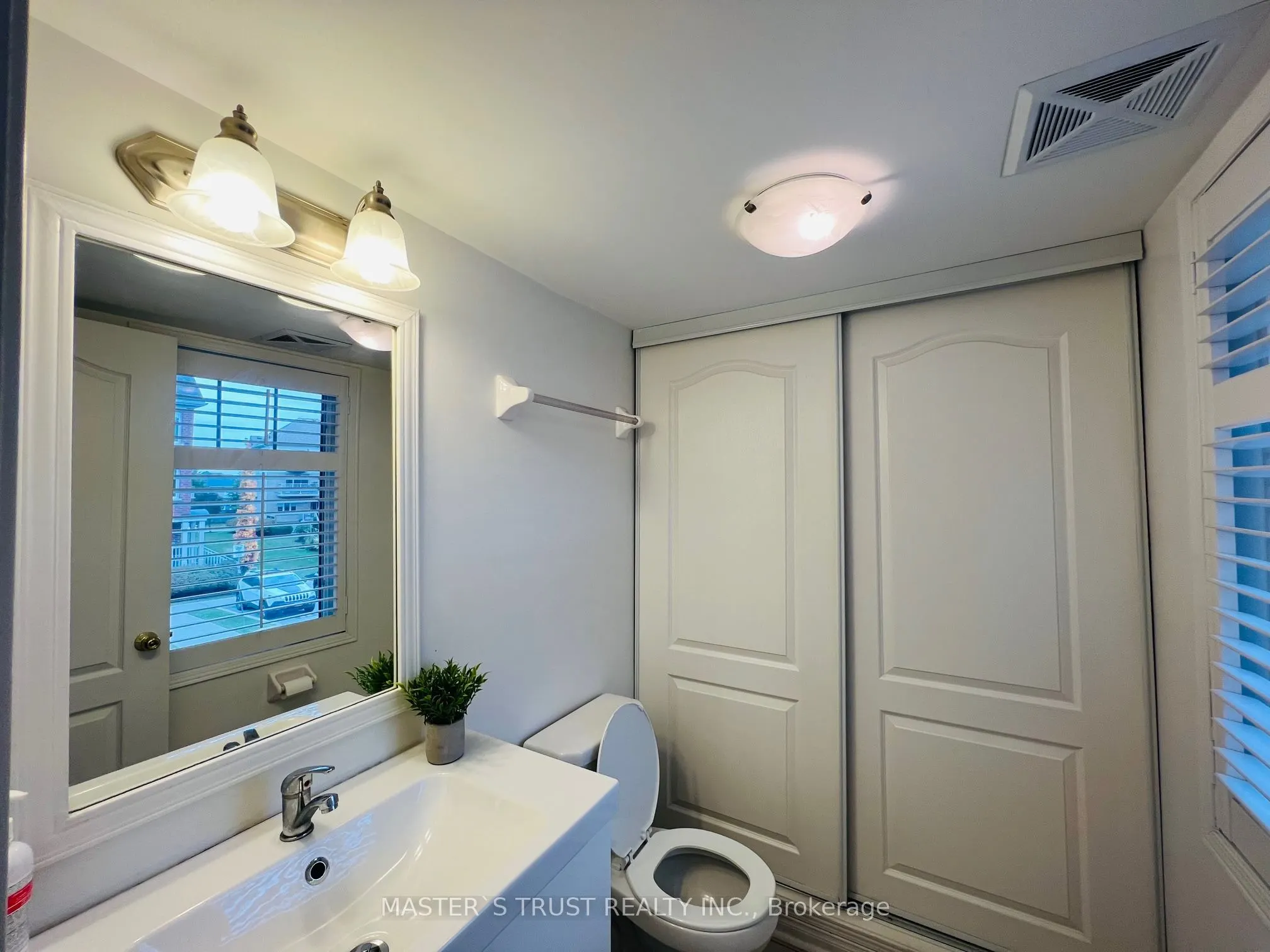 3335 Thomas Street N, #16