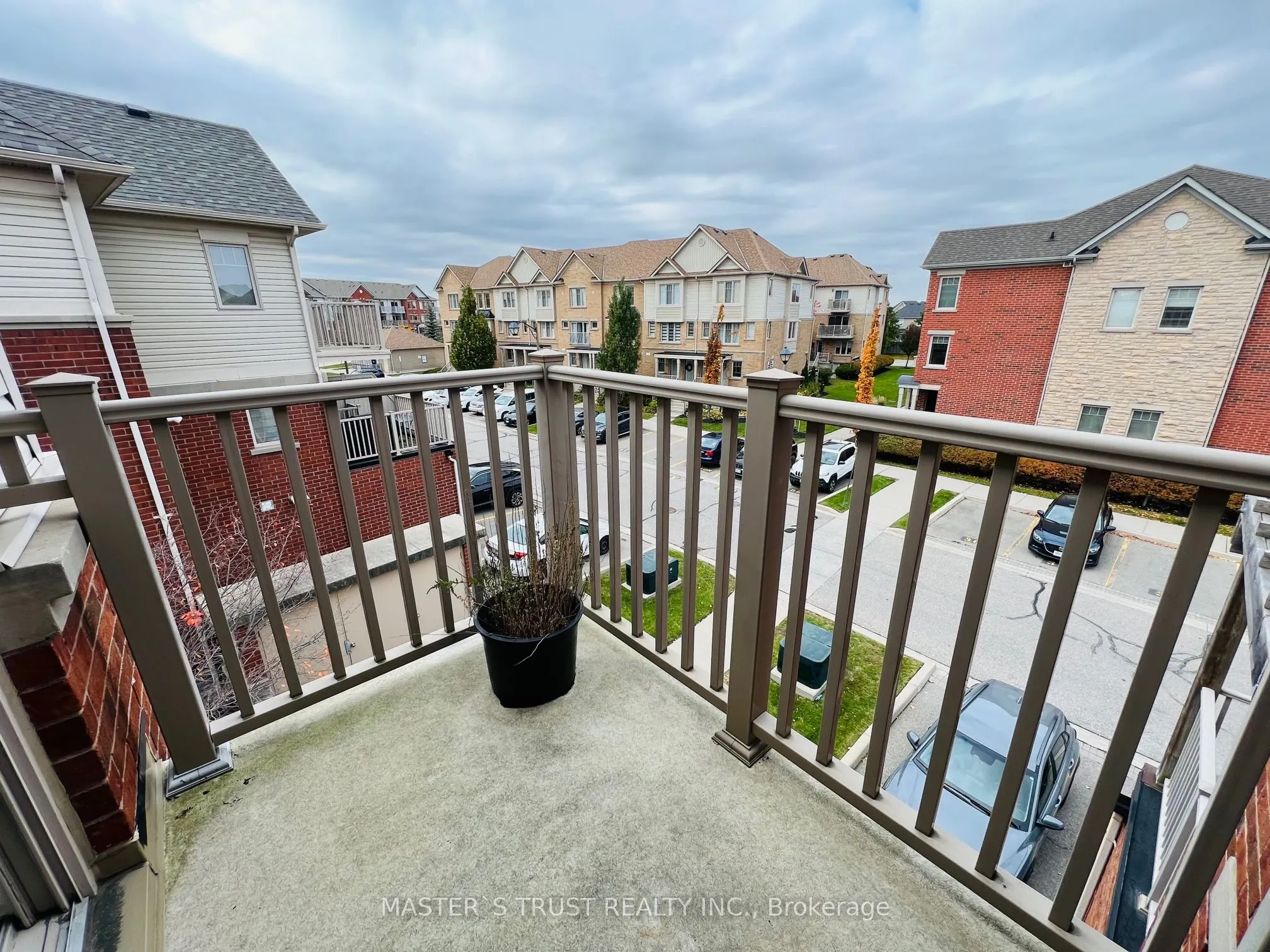 3335 Thomas Street N, #16