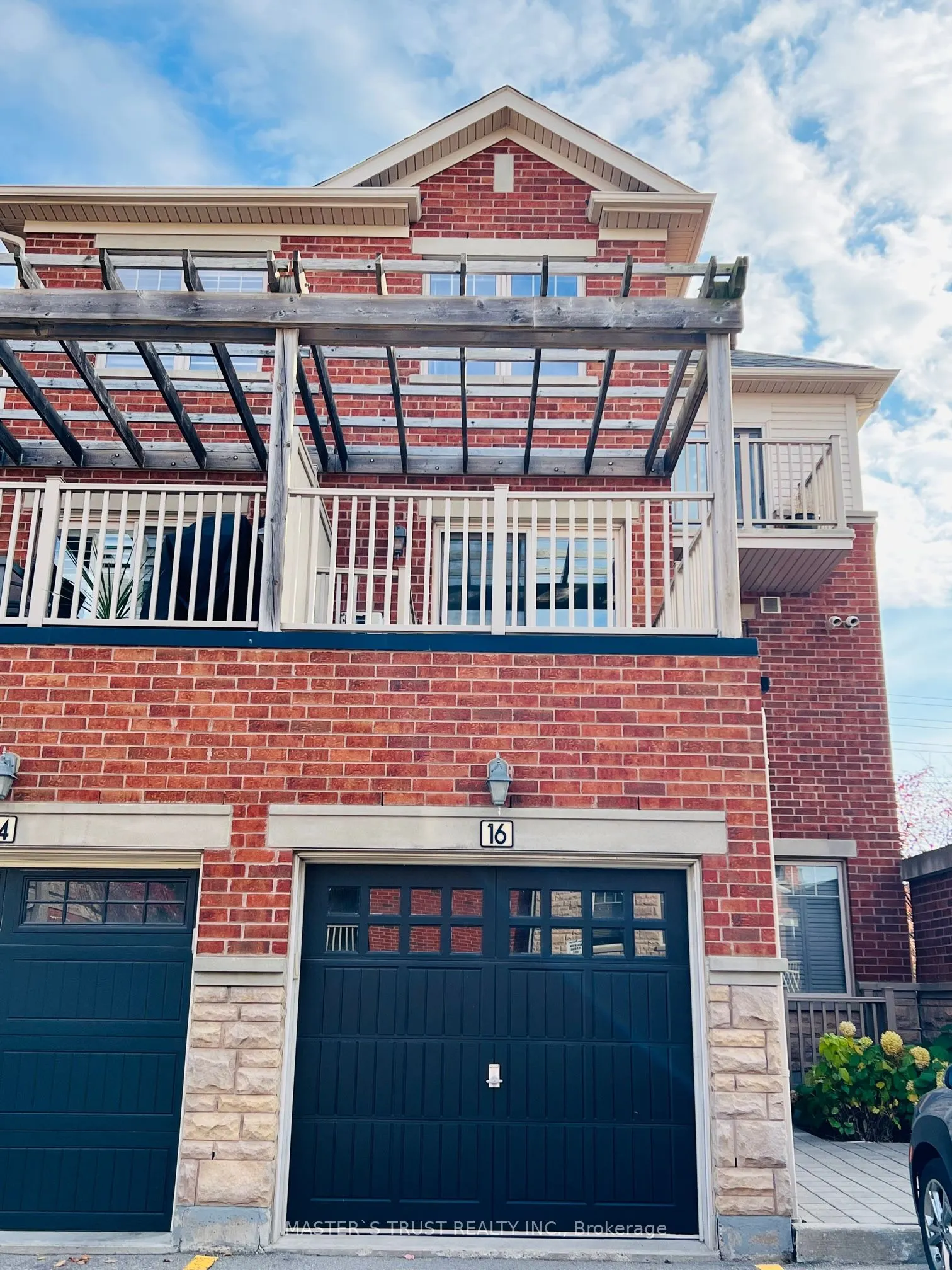 3335 Thomas Street N, #16