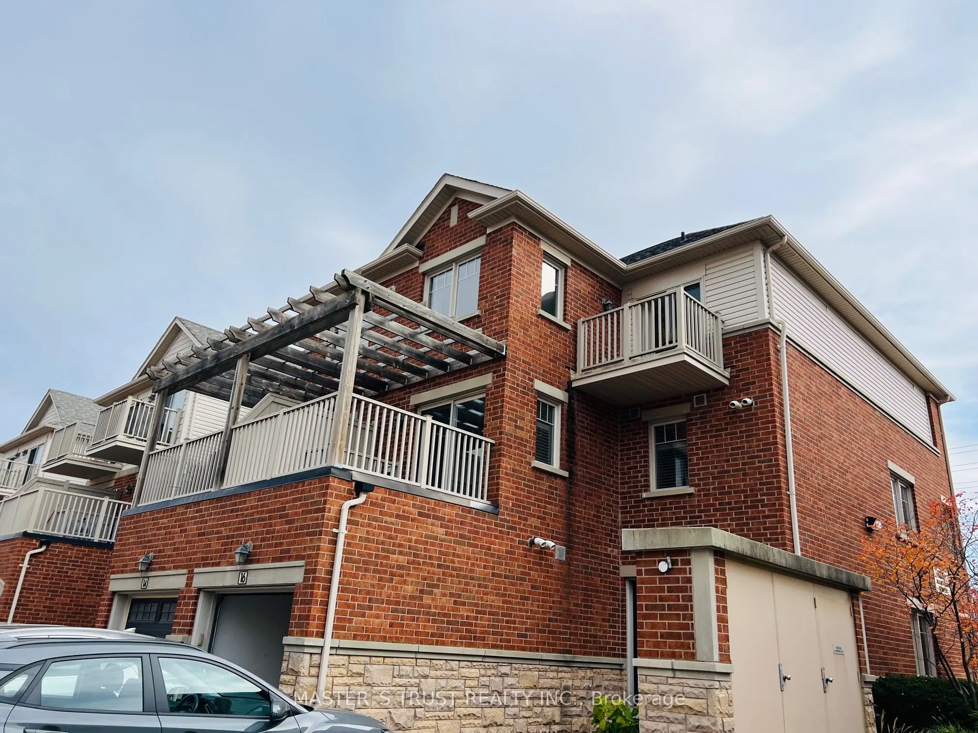 3335 Thomas Street N, #16