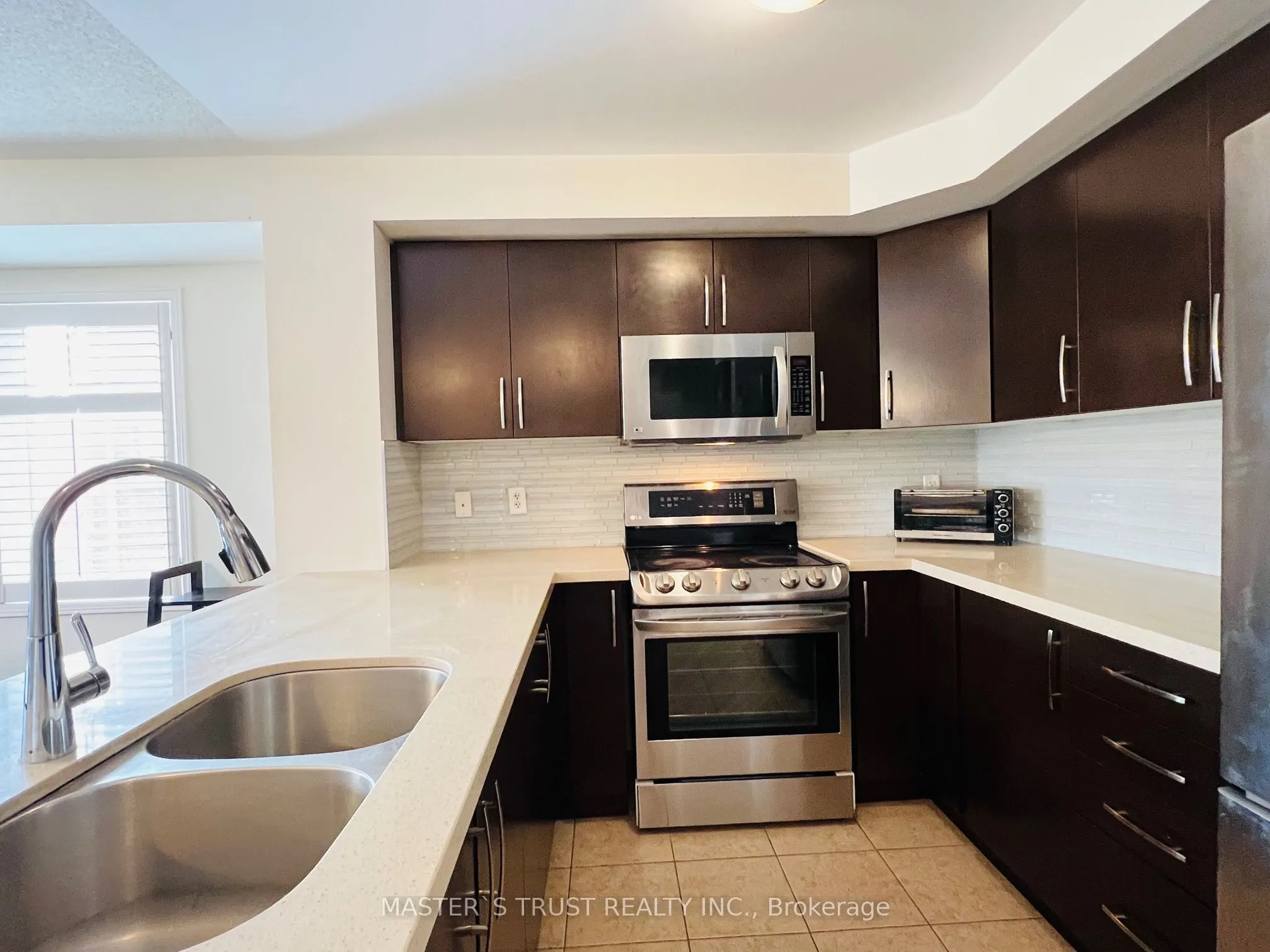 3335 Thomas Street N, #16