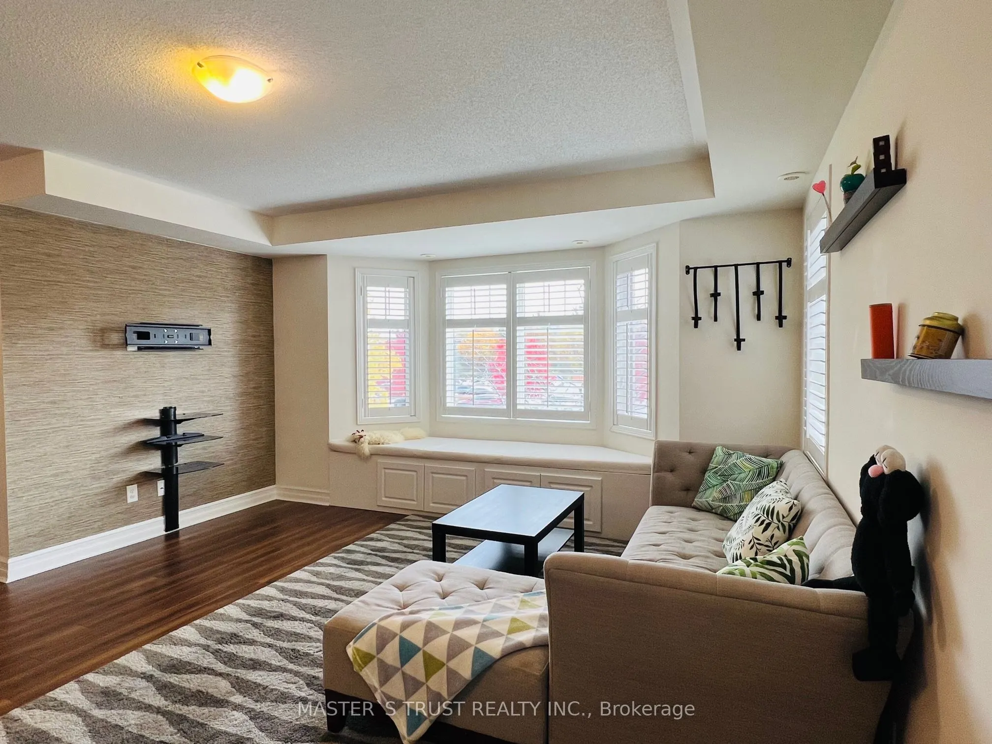 3335 Thomas Street N, #16