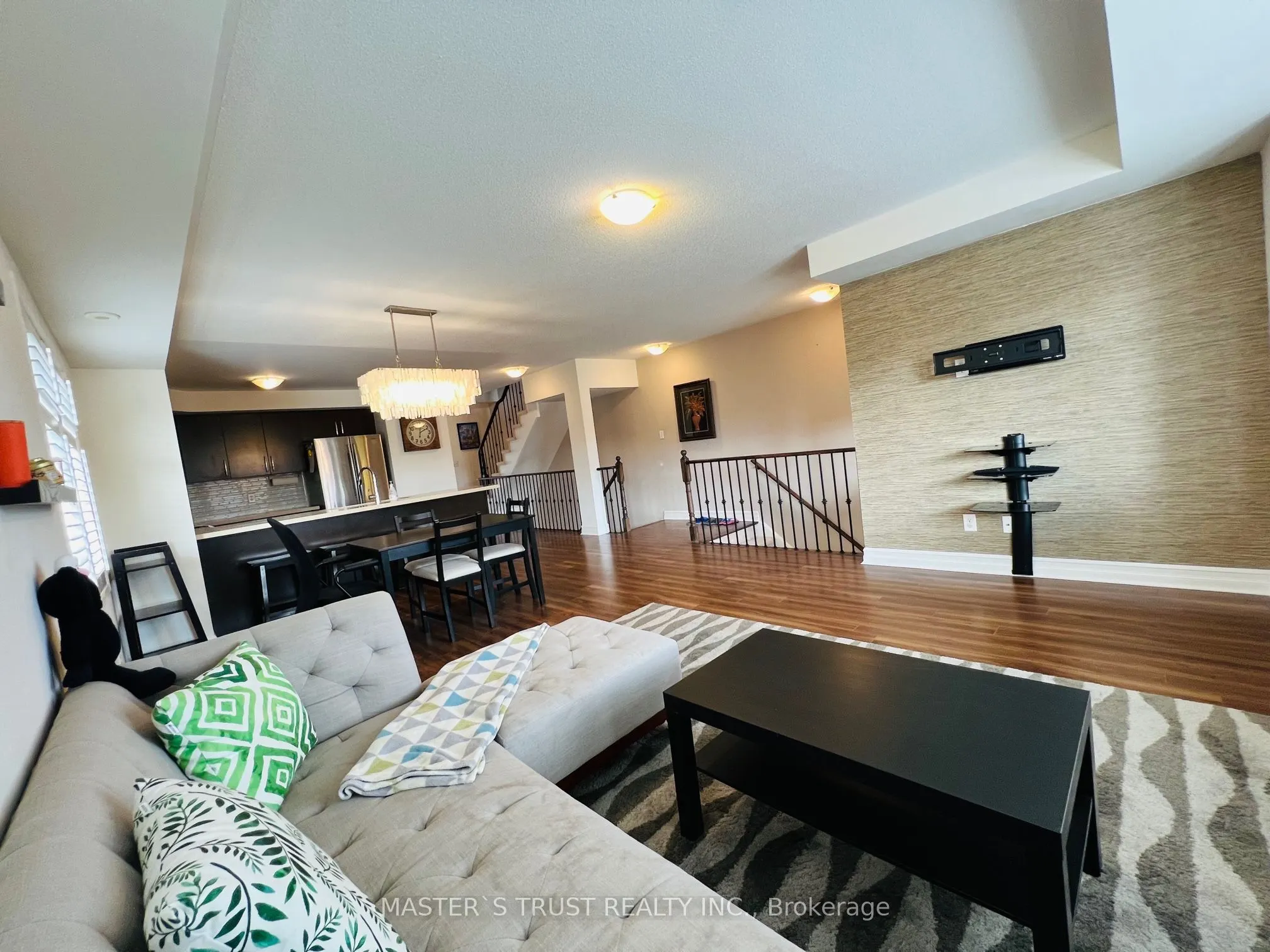 3335 Thomas Street N, #16