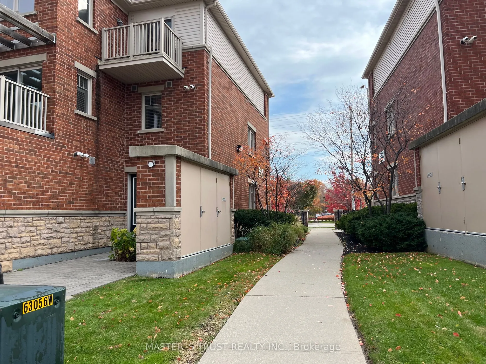 3335 Thomas Street N, #16