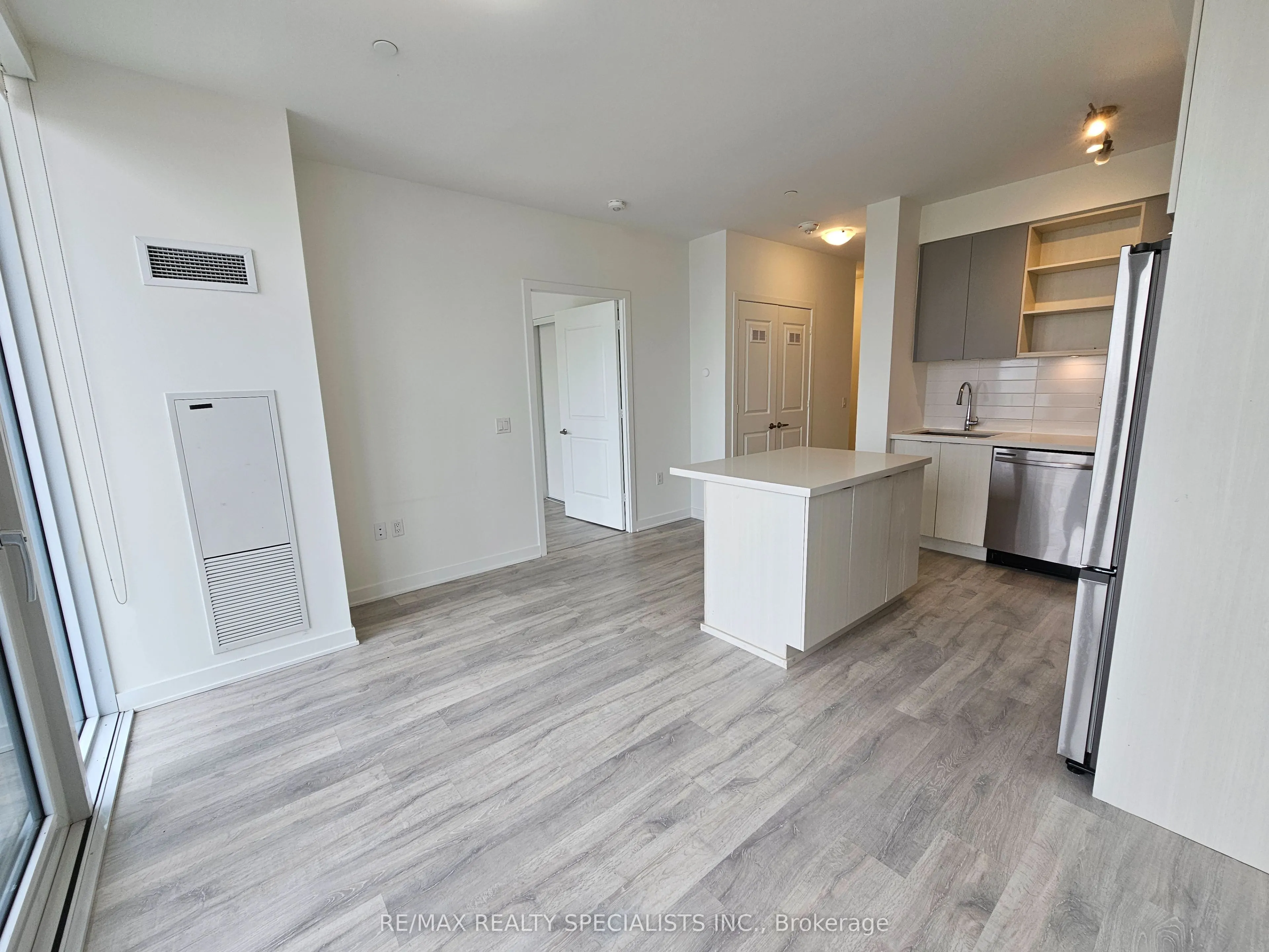 4655 Metcalfe Avenue, #PH 2203