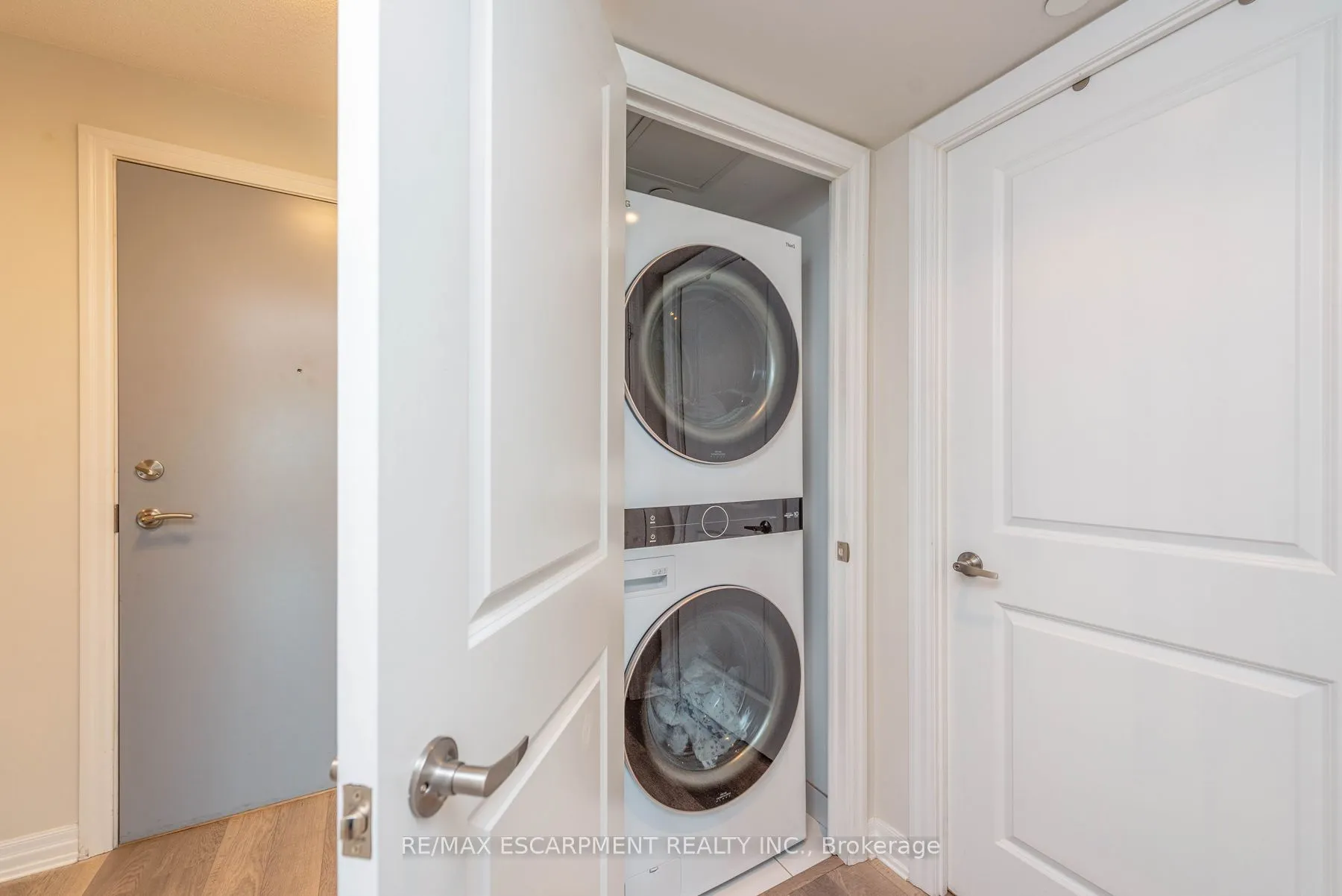 80 Esther Lorrie Drive, #802