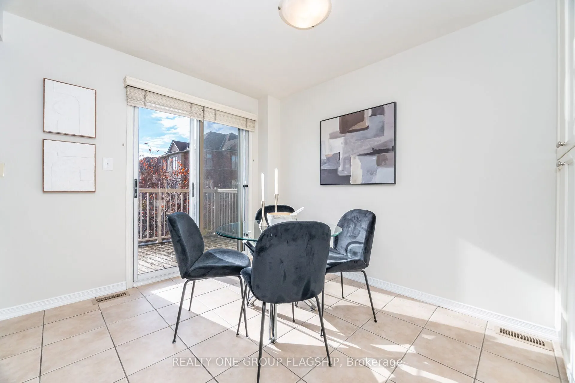 1082 Felicity Crescent