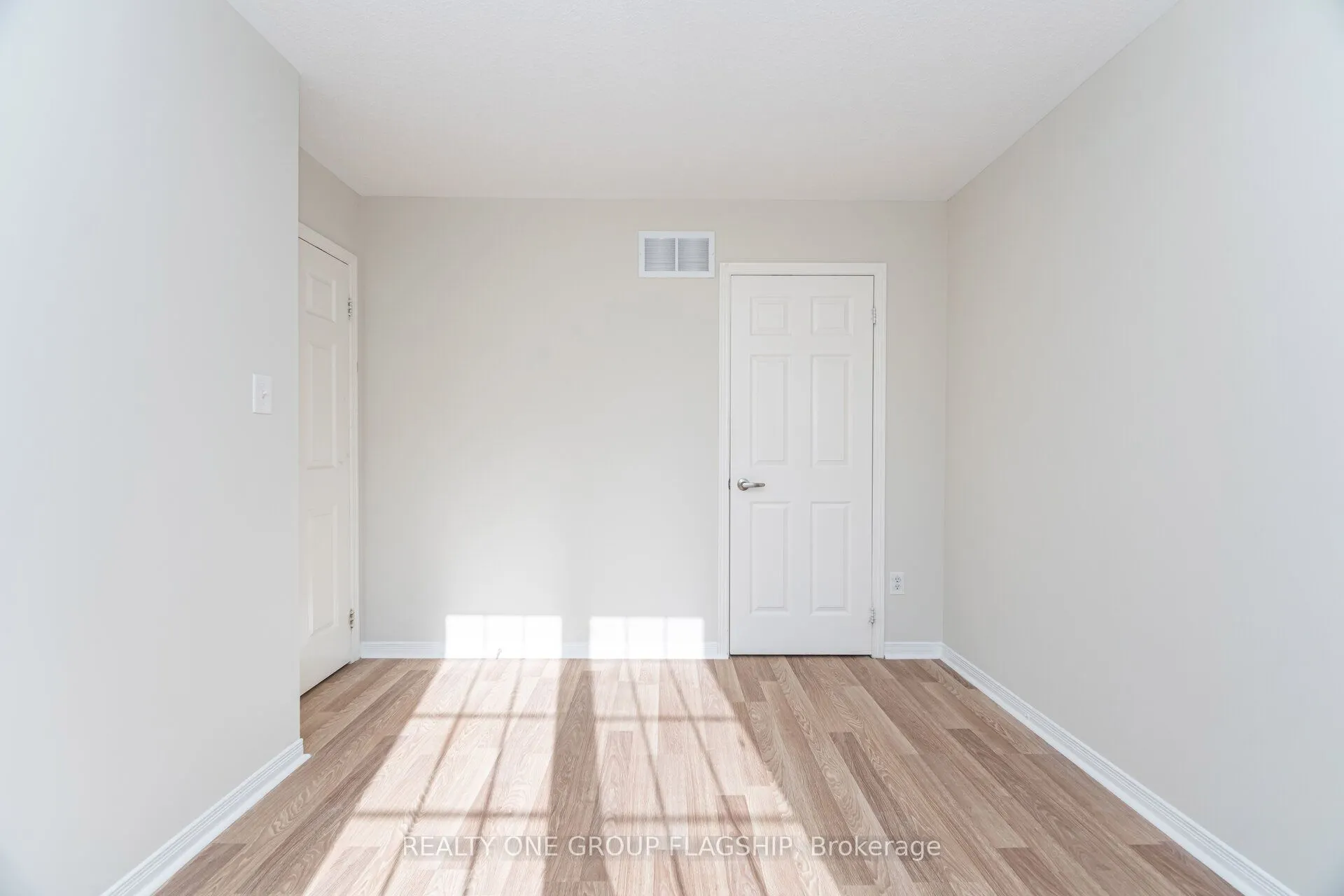 1082 Felicity Crescent