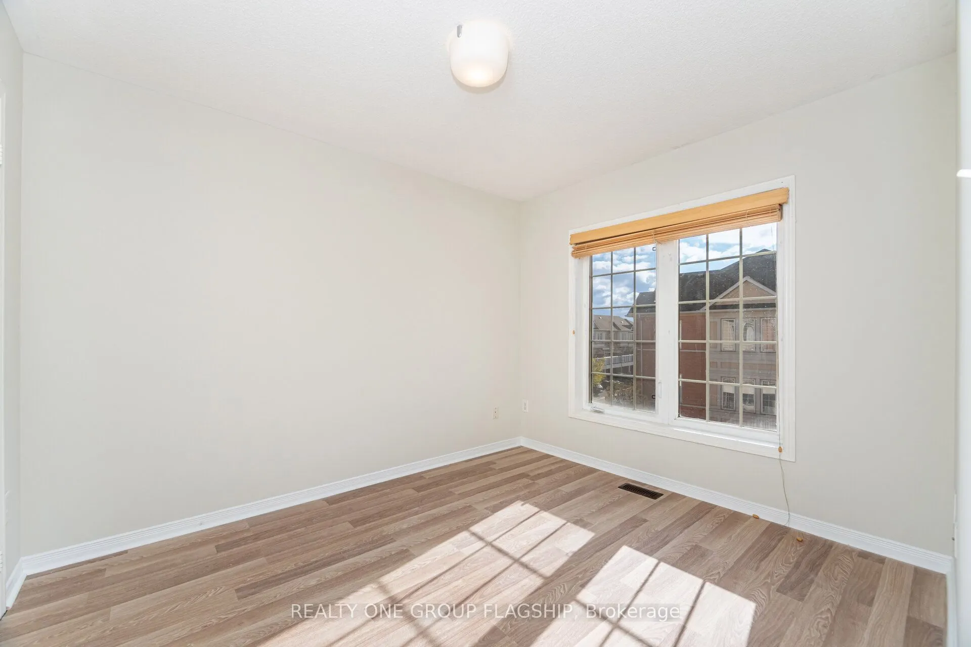 1082 Felicity Crescent