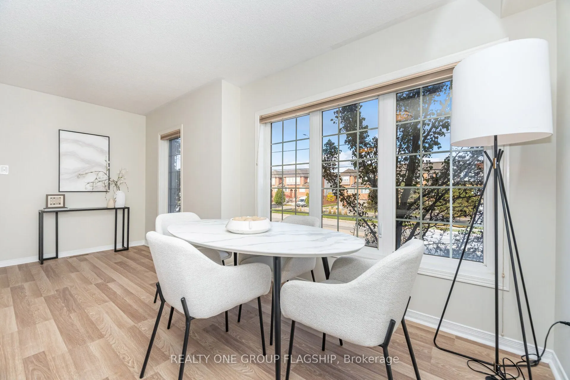 1082 Felicity Crescent