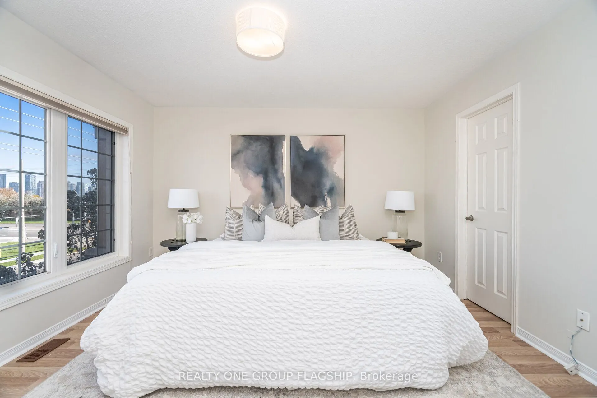 1082 Felicity Crescent