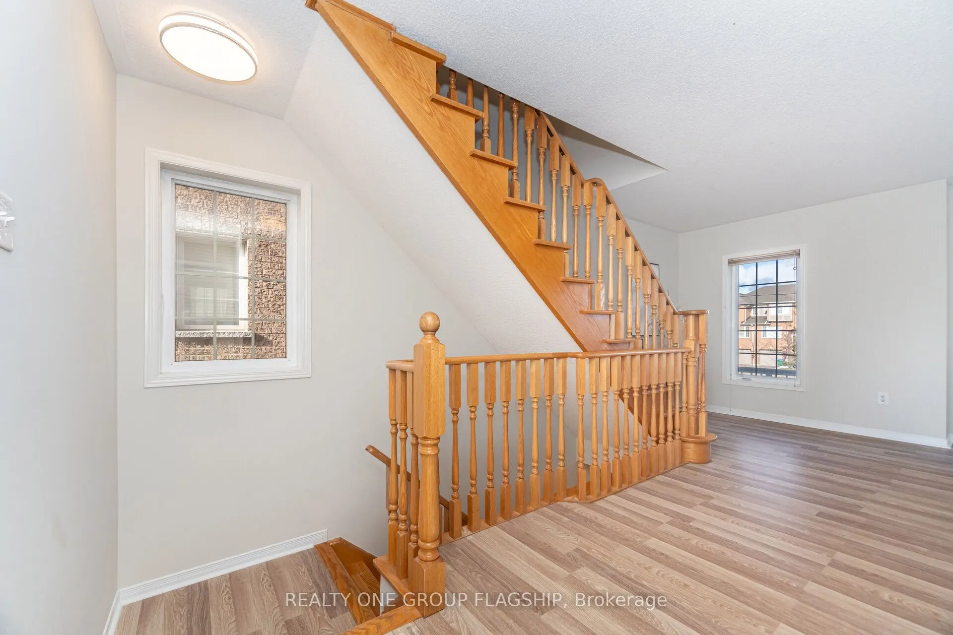 1082 Felicity Crescent