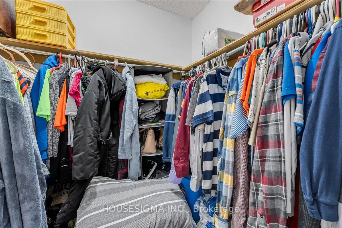 39 Weather Vane Lane