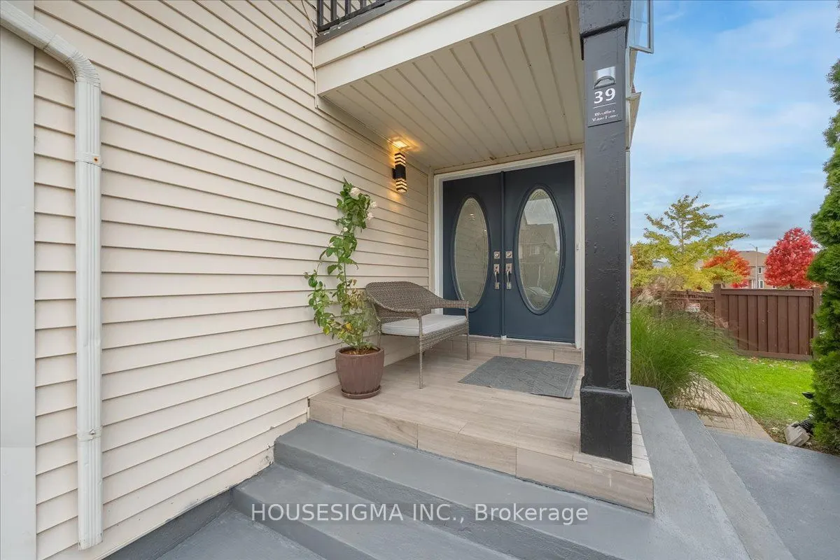 39 Weather Vane Lane