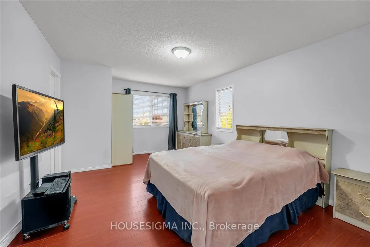 39 Weather Vane Lane