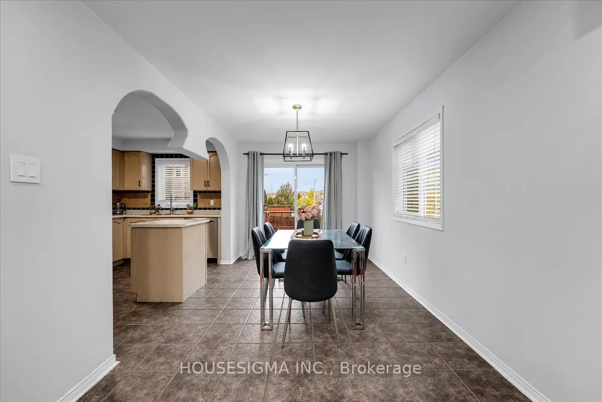 39 Weather Vane Lane