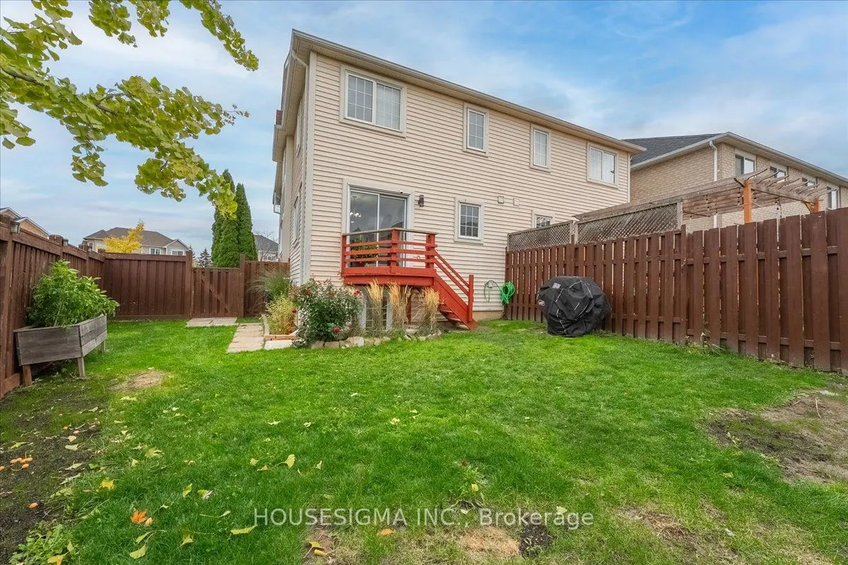 39 Weather Vane Lane