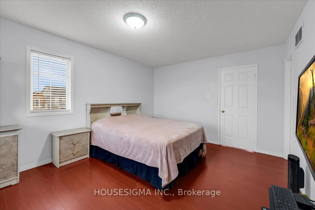 39 Weather Vane Lane