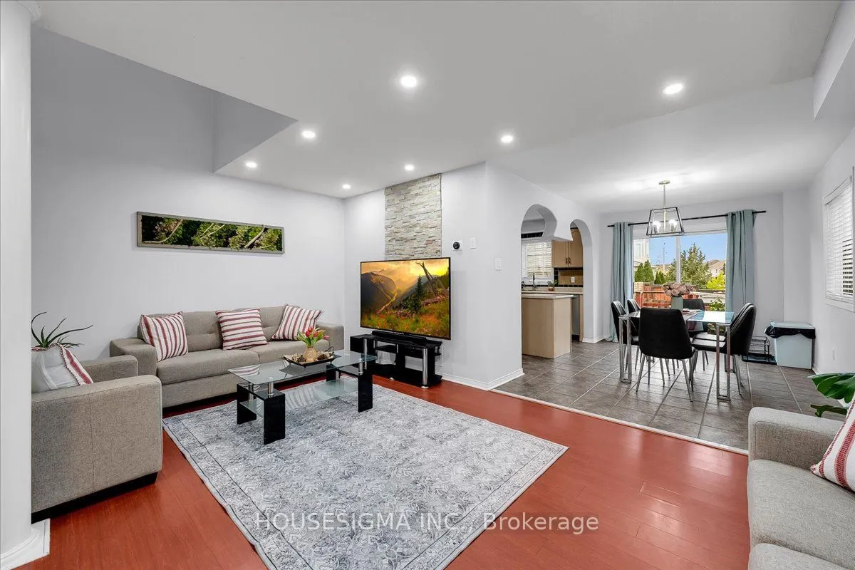 39 Weather Vane Lane