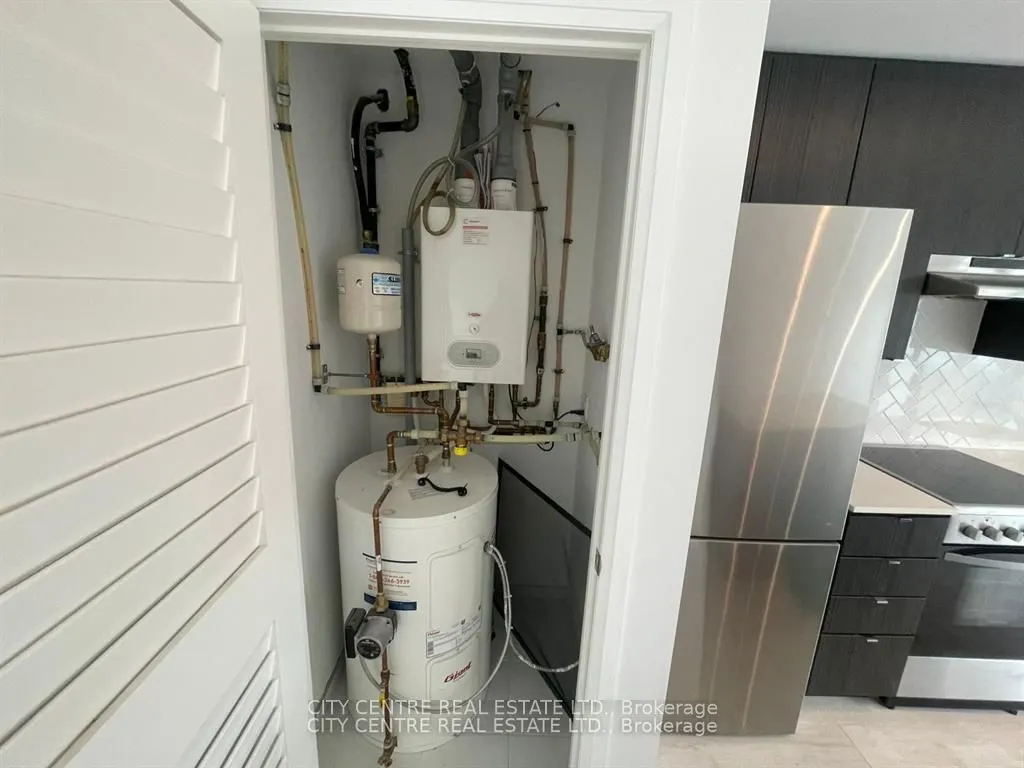 408 Browns Line, #109