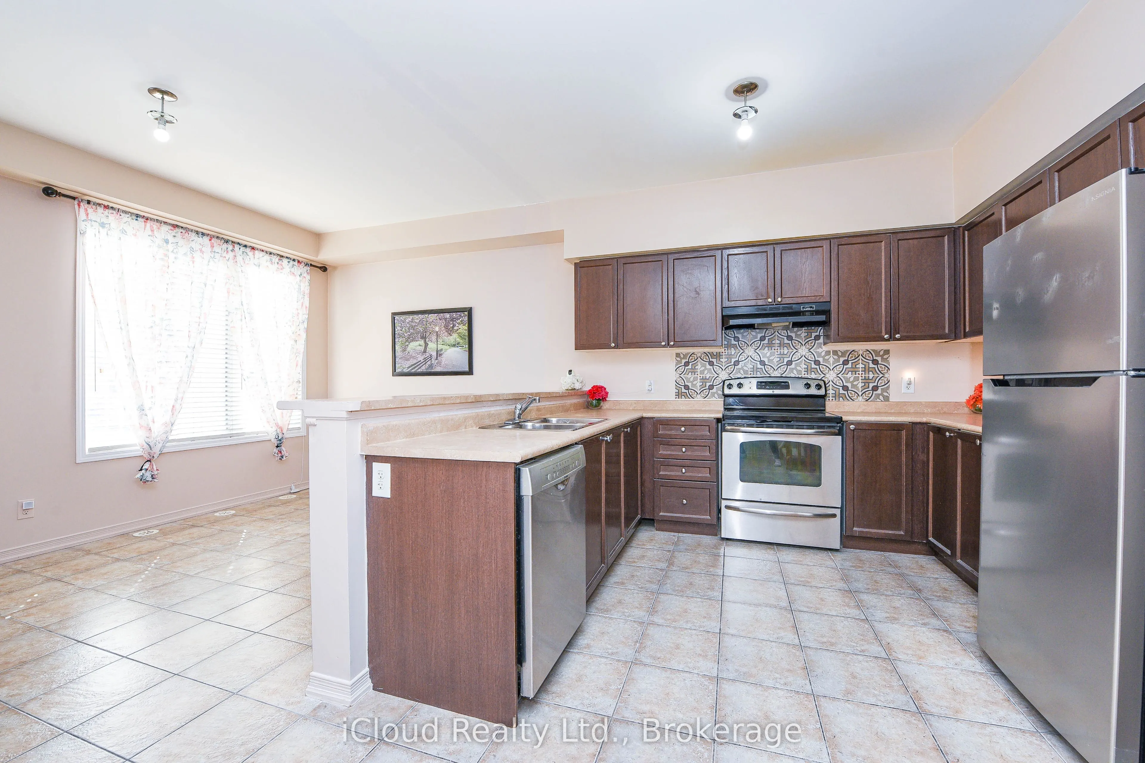 103 Cedar Lake Crescent, #131