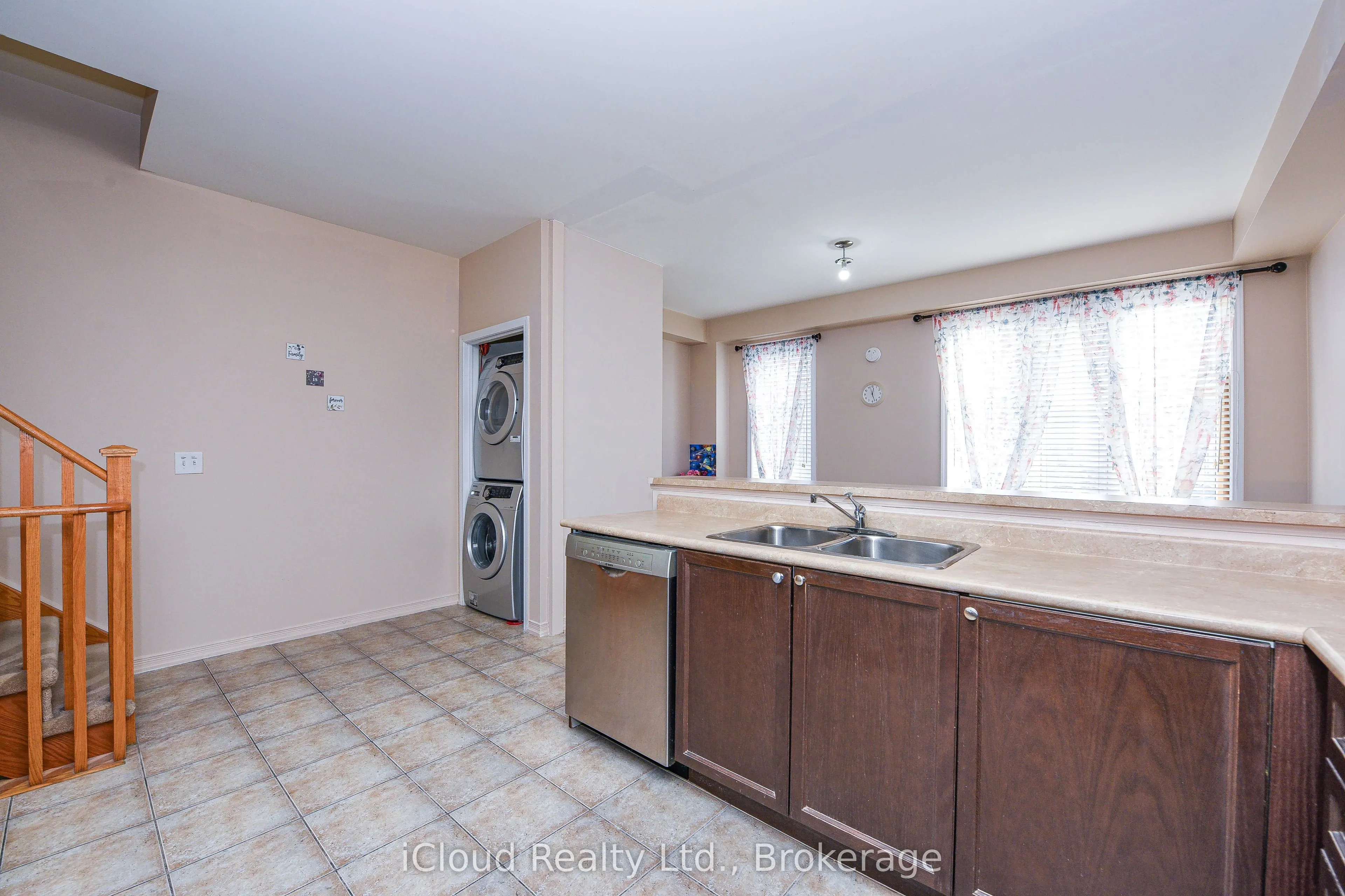 103 Cedar Lake Crescent, #131