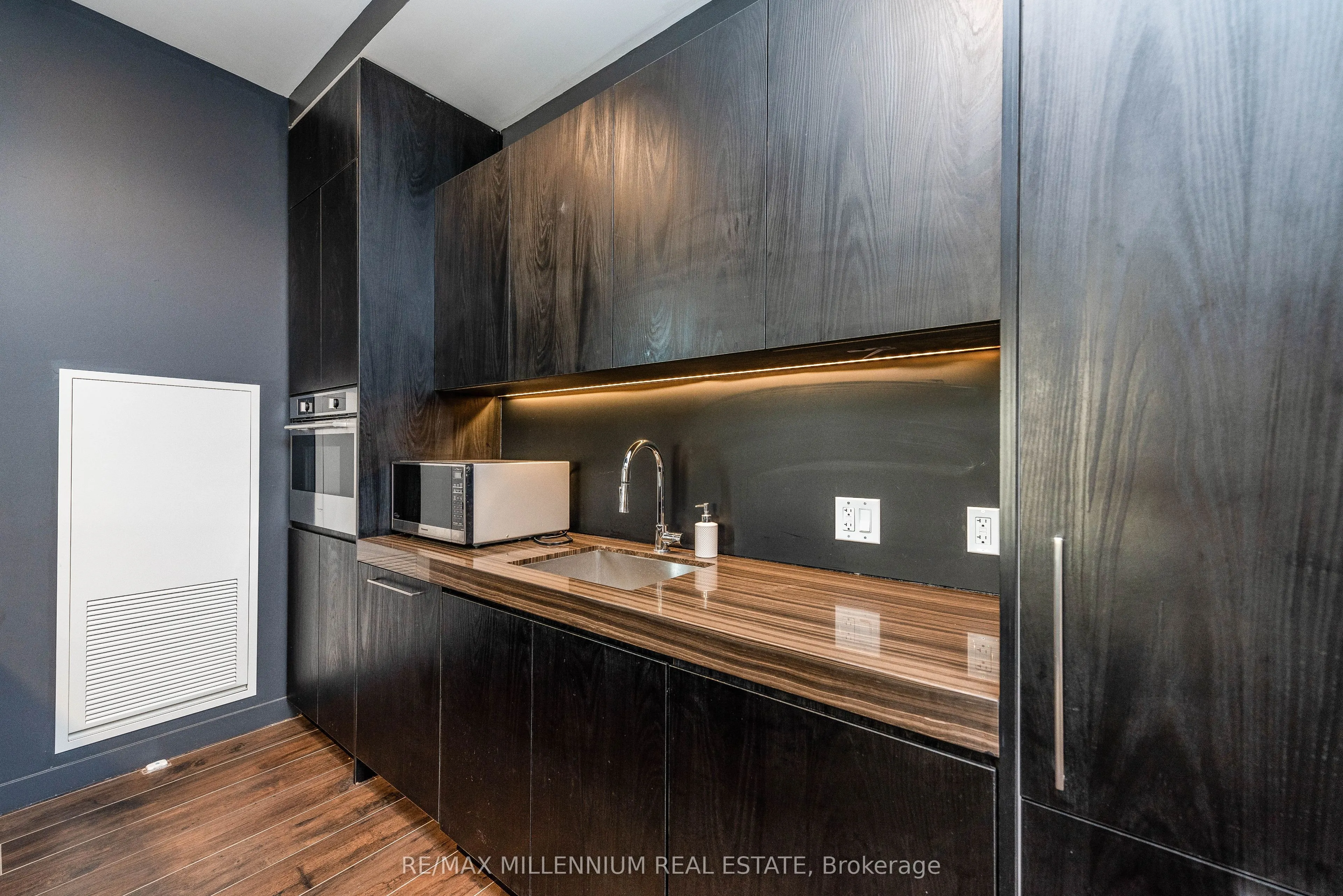 70 Annie Craig Drive #4801
