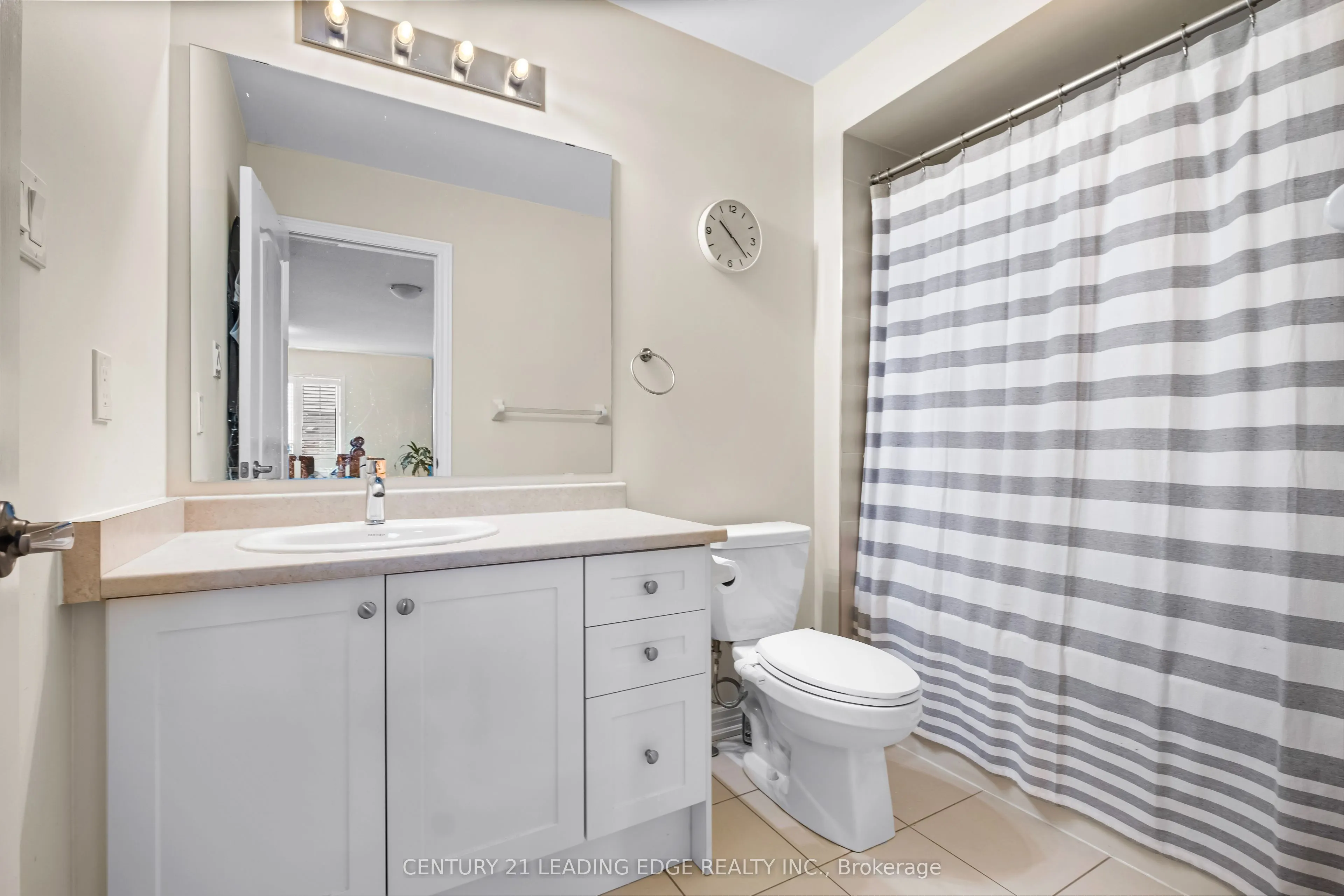 35 Lobelia Street #4