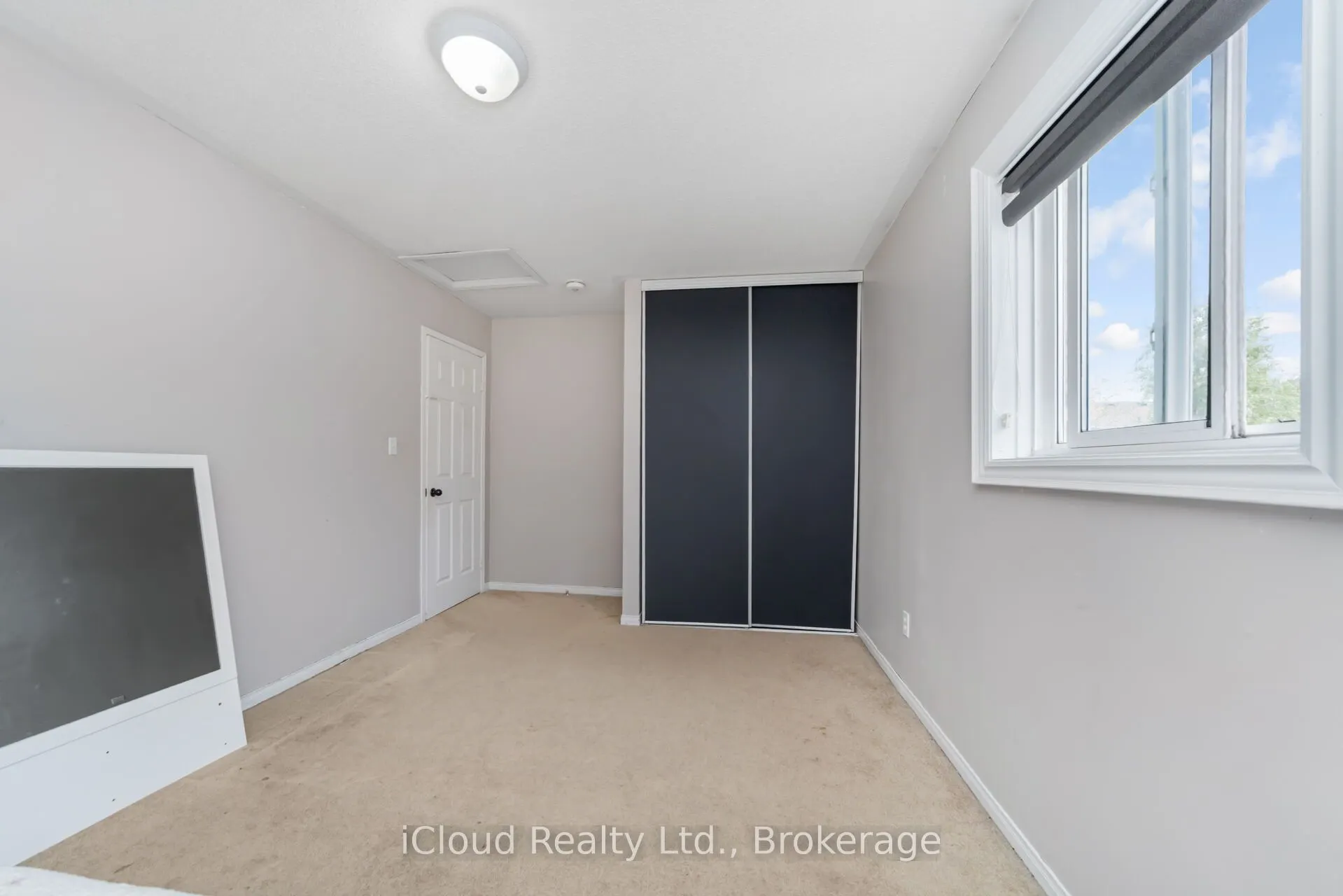 366 Marshall Crescent