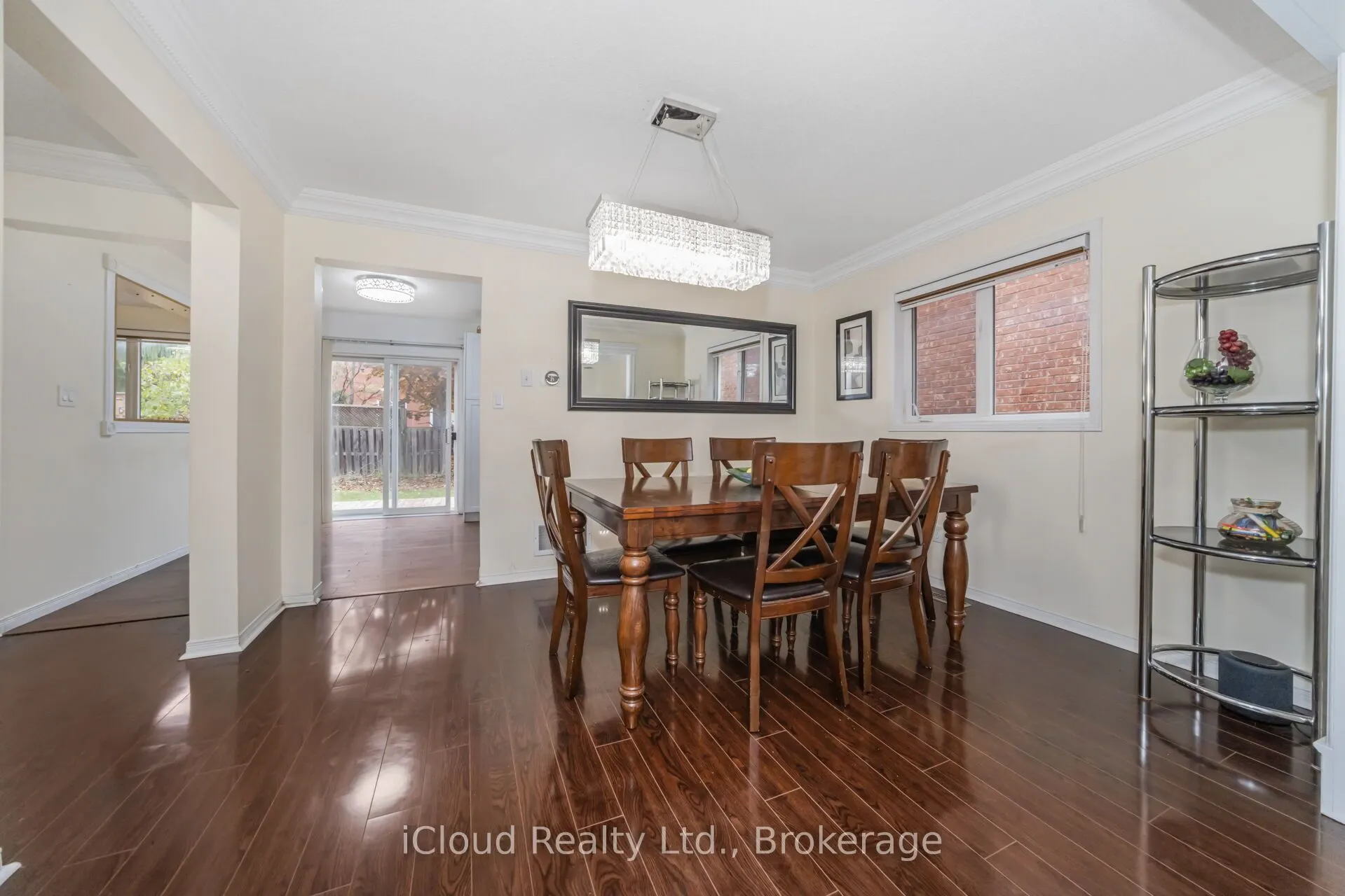 366 Marshall Crescent