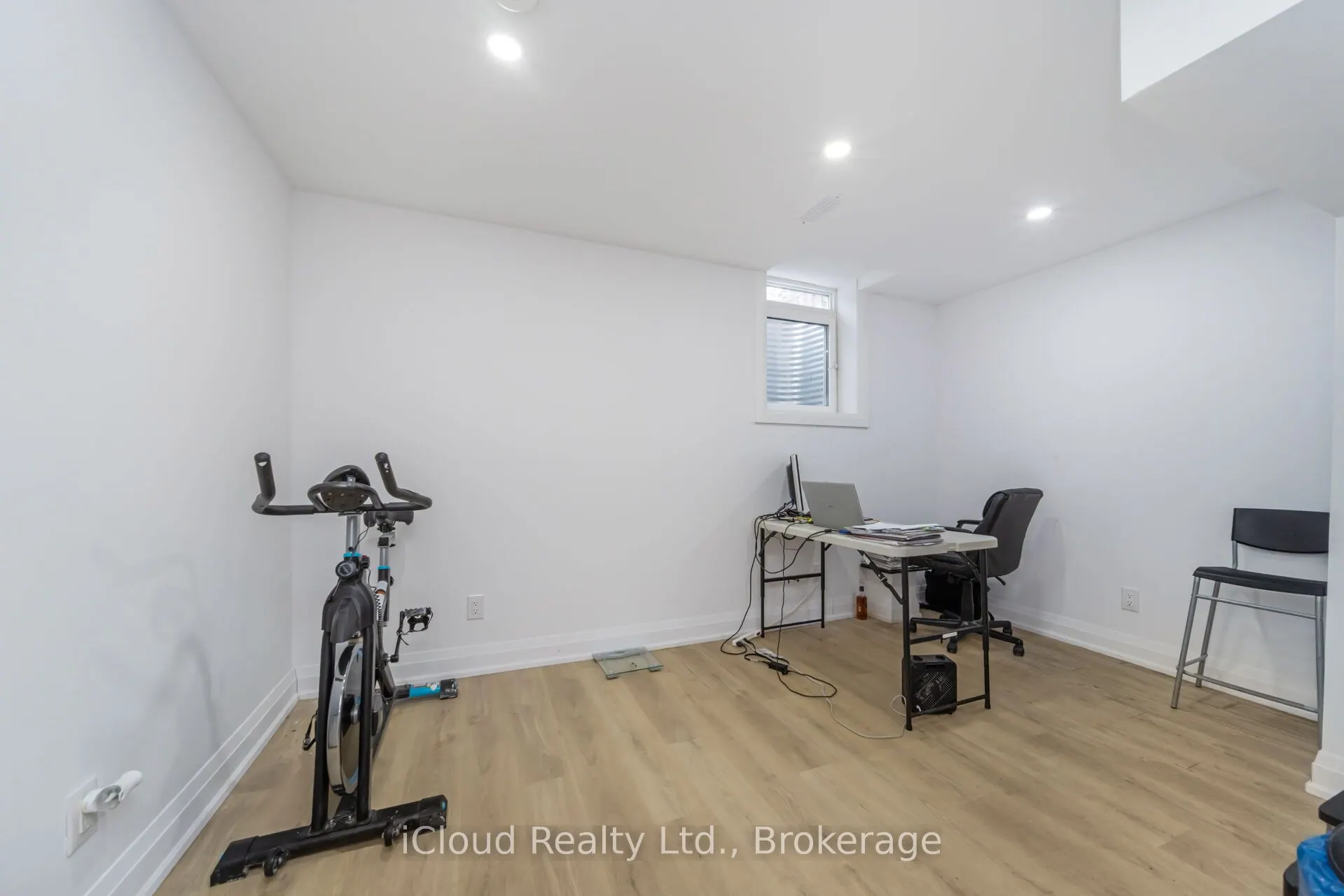 366 Marshall Crescent