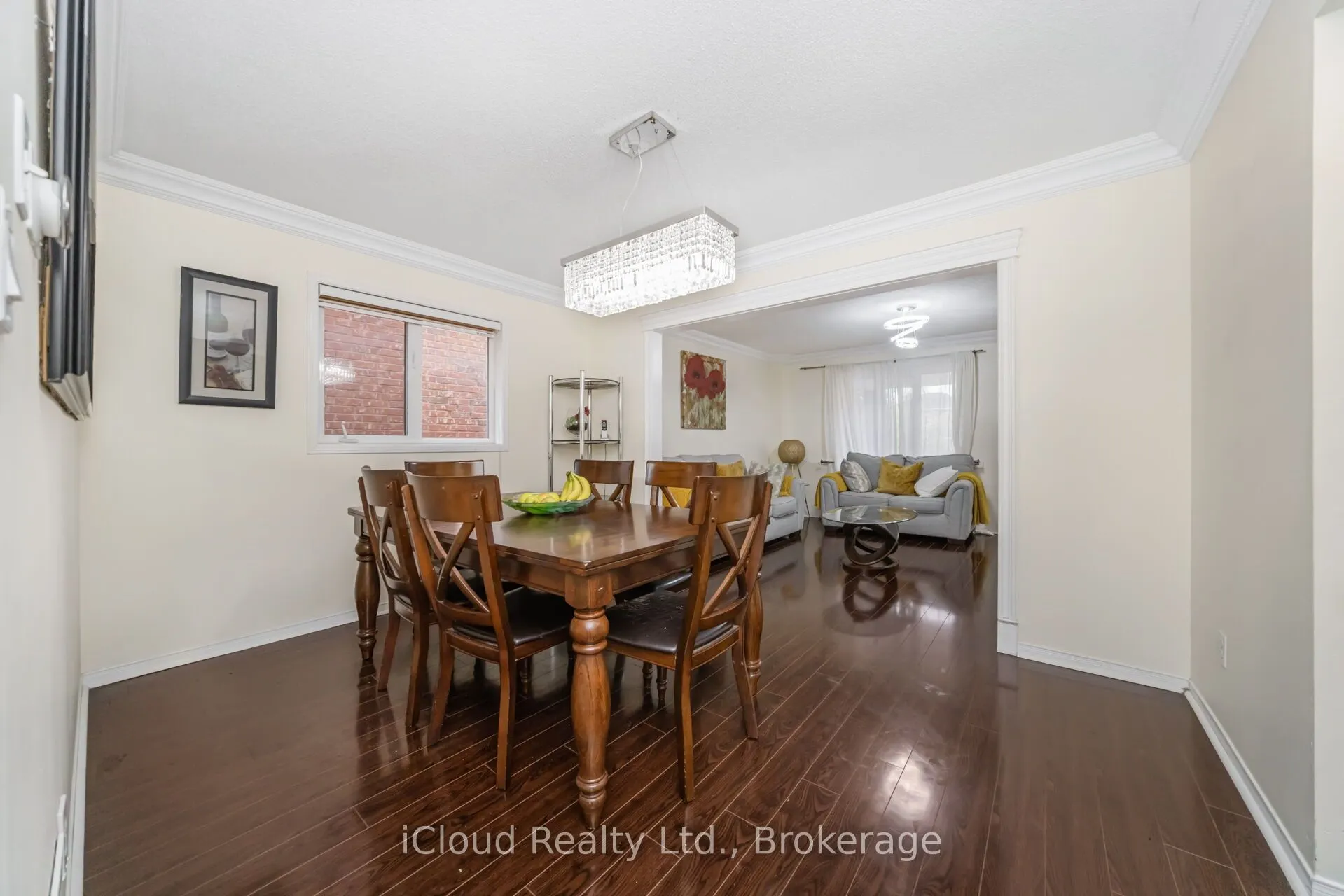 366 Marshall Crescent