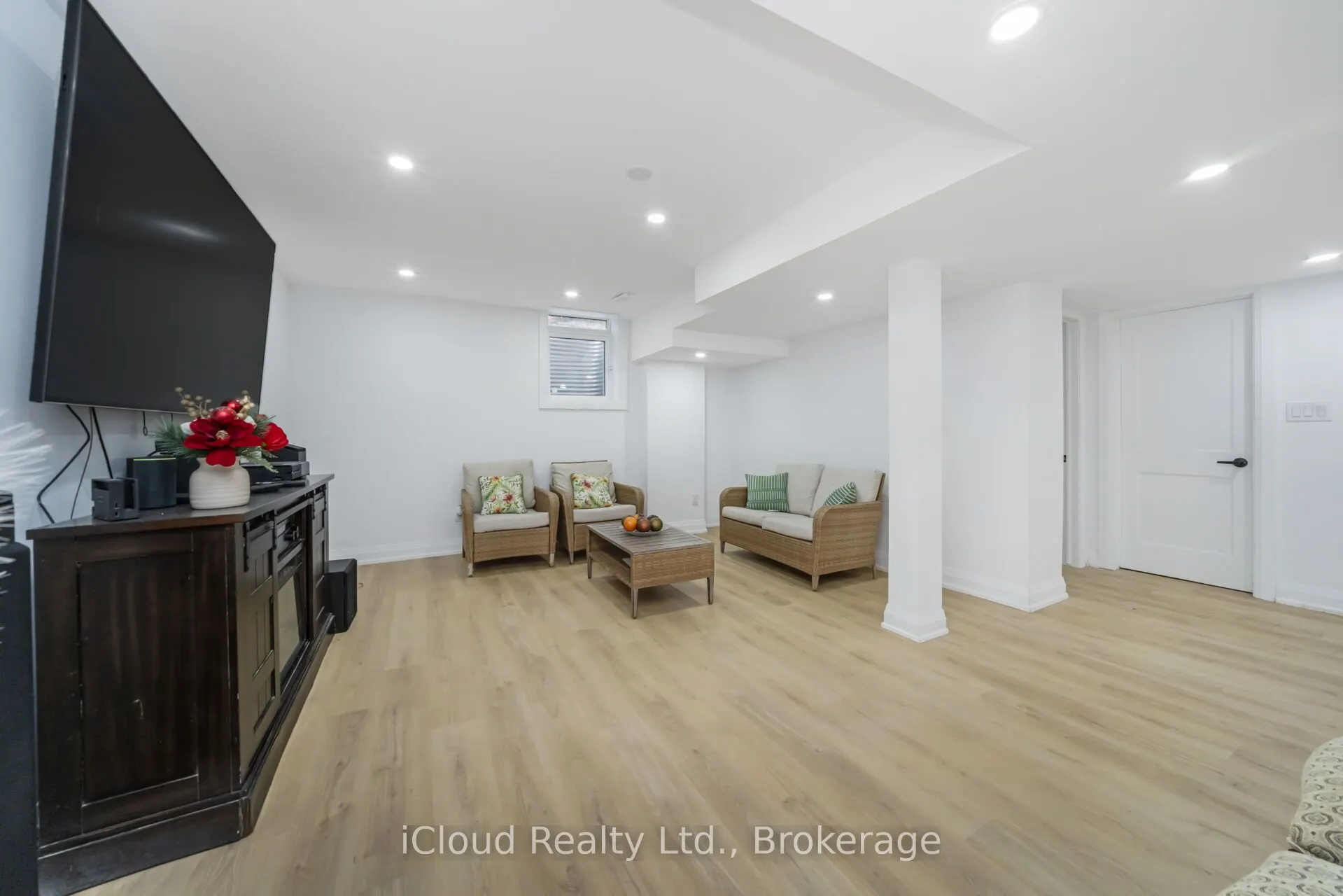 366 Marshall Crescent