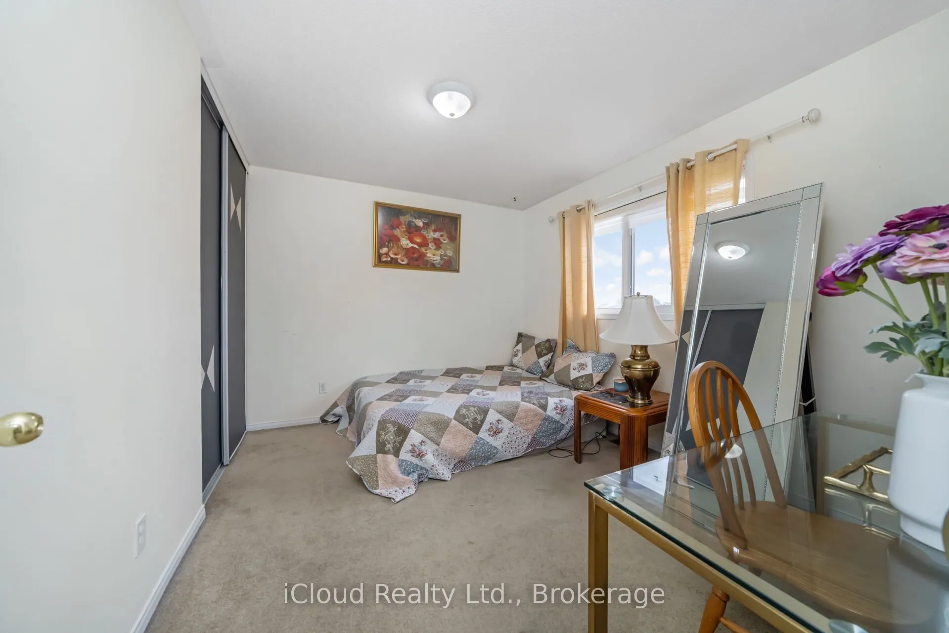 366 Marshall Crescent