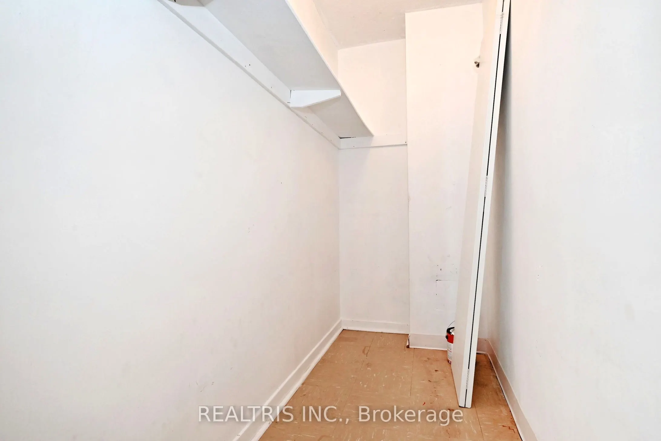 2323 Confederation Parkway #807