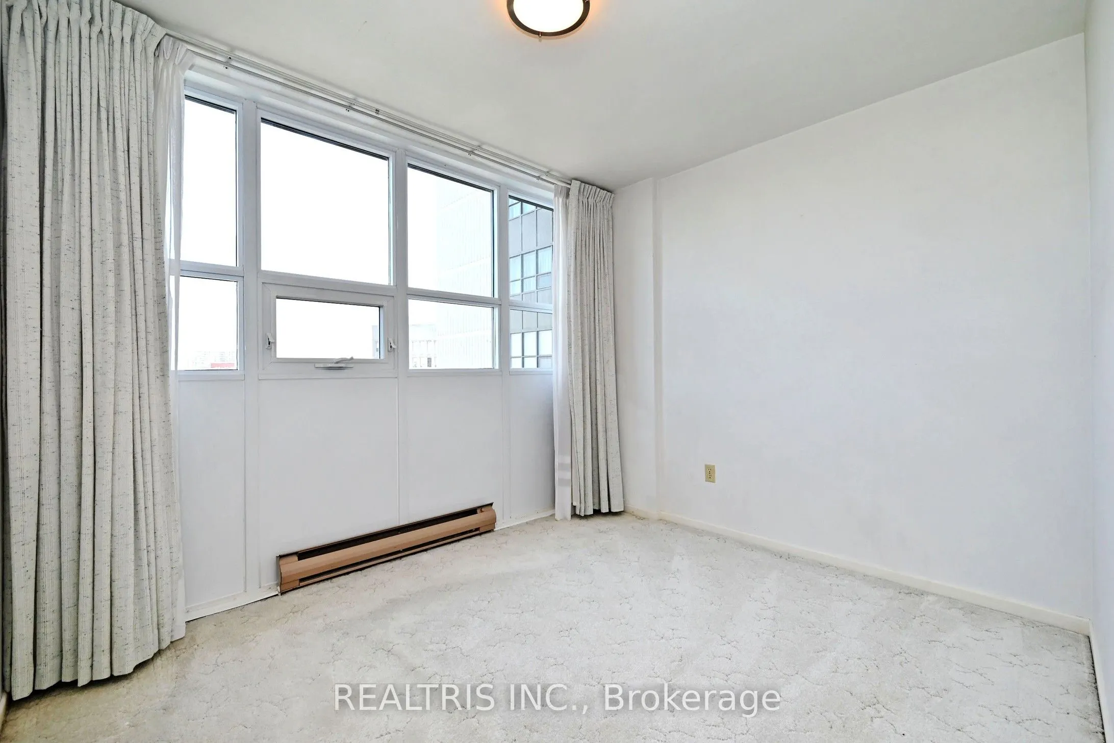 2323 Confederation Parkway #807