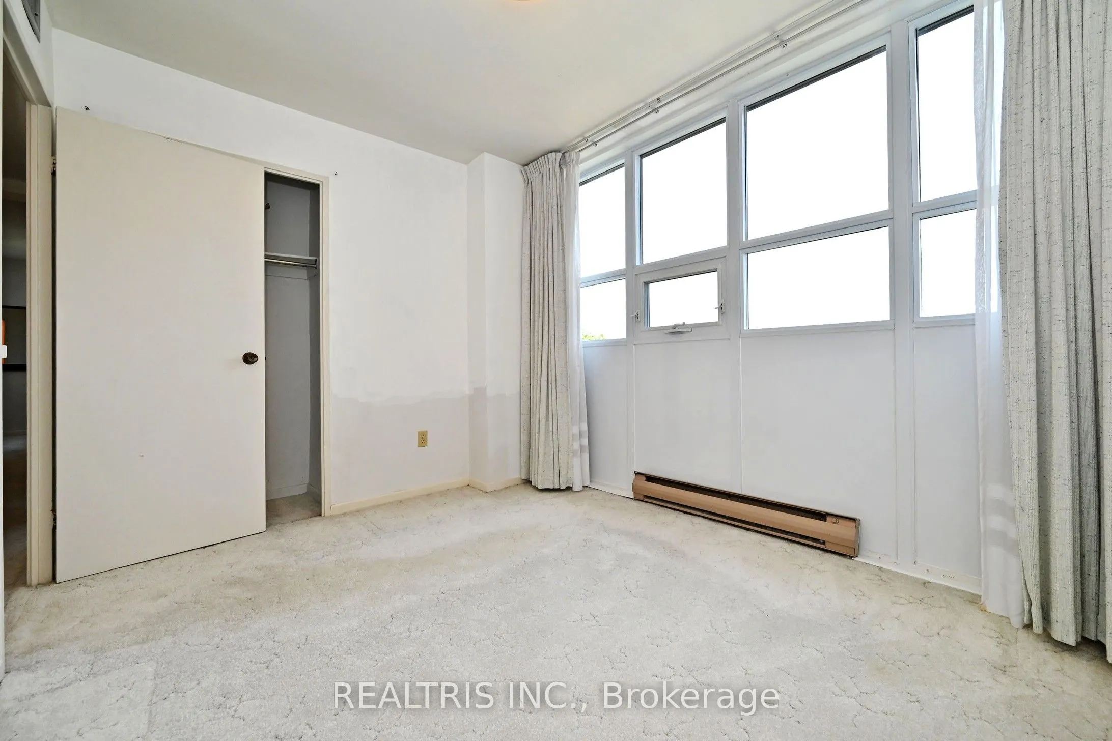 2323 Confederation Parkway #807