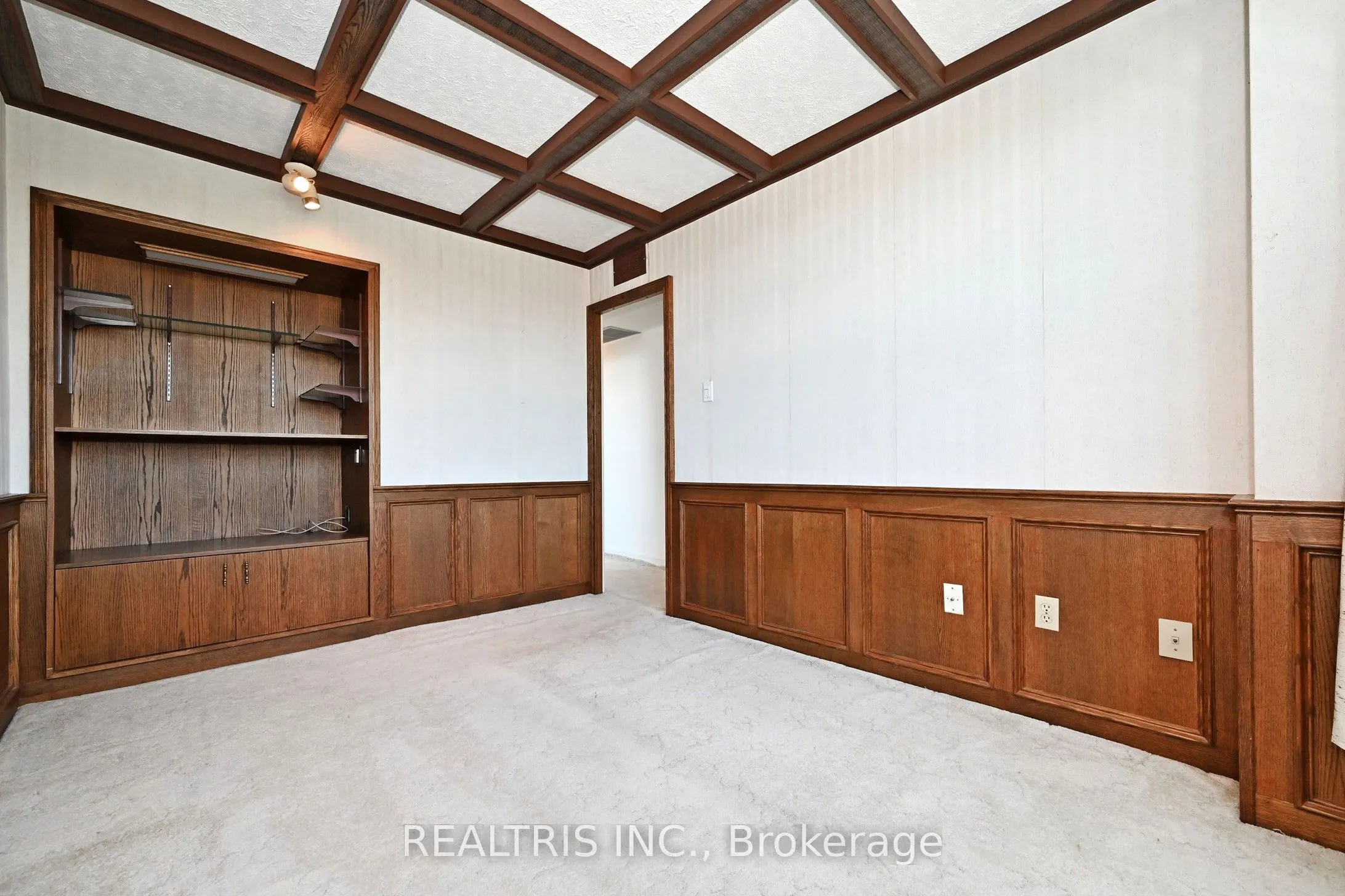 2323 Confederation Parkway #807