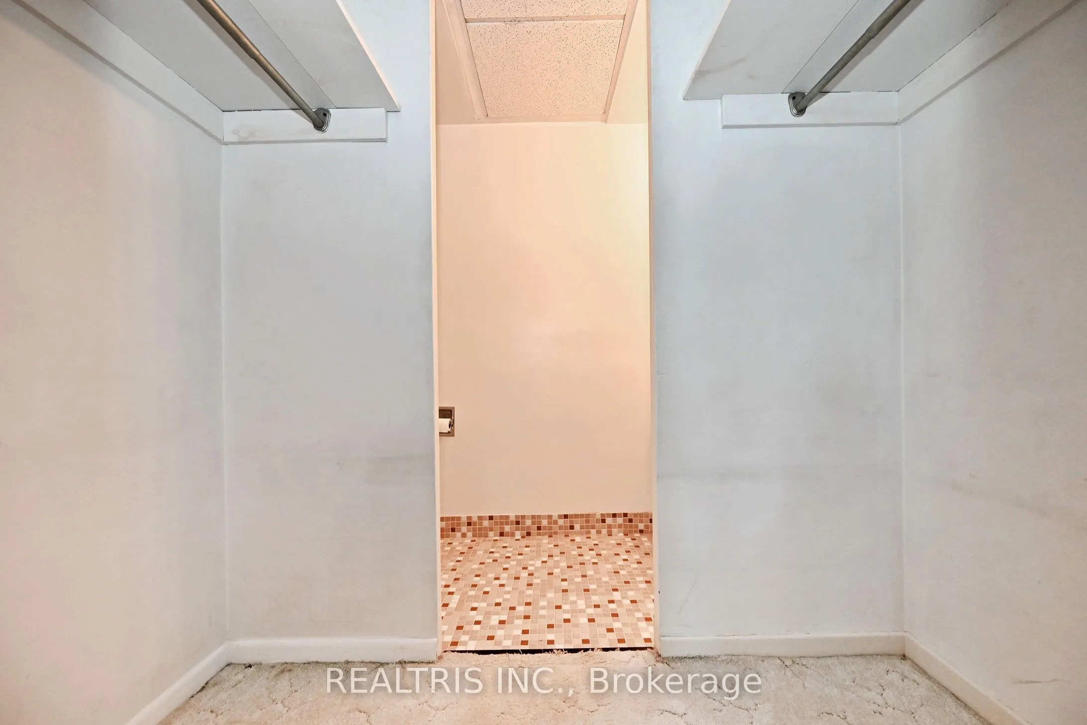 2323 Confederation Parkway #807