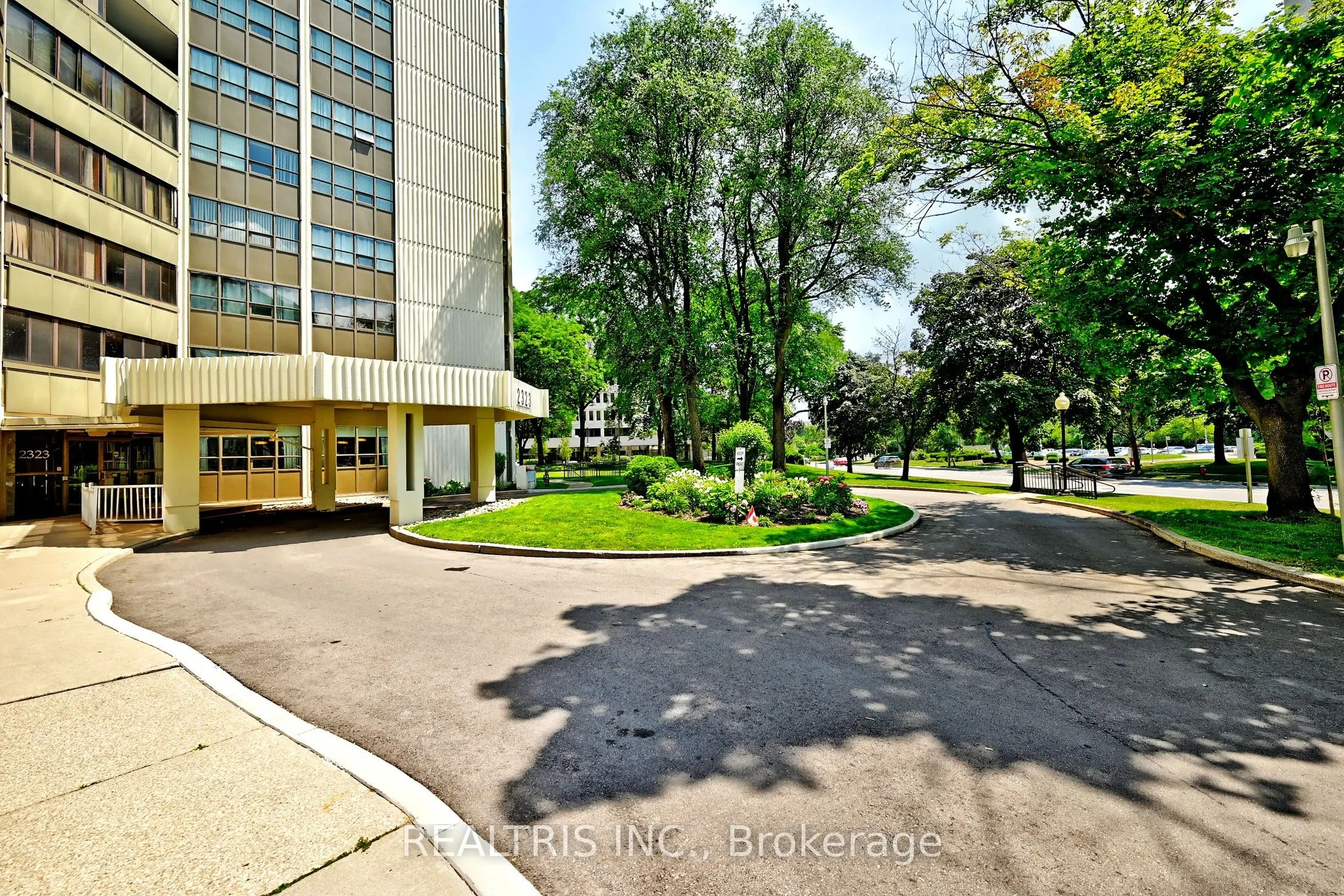 2323 Confederation Parkway #807