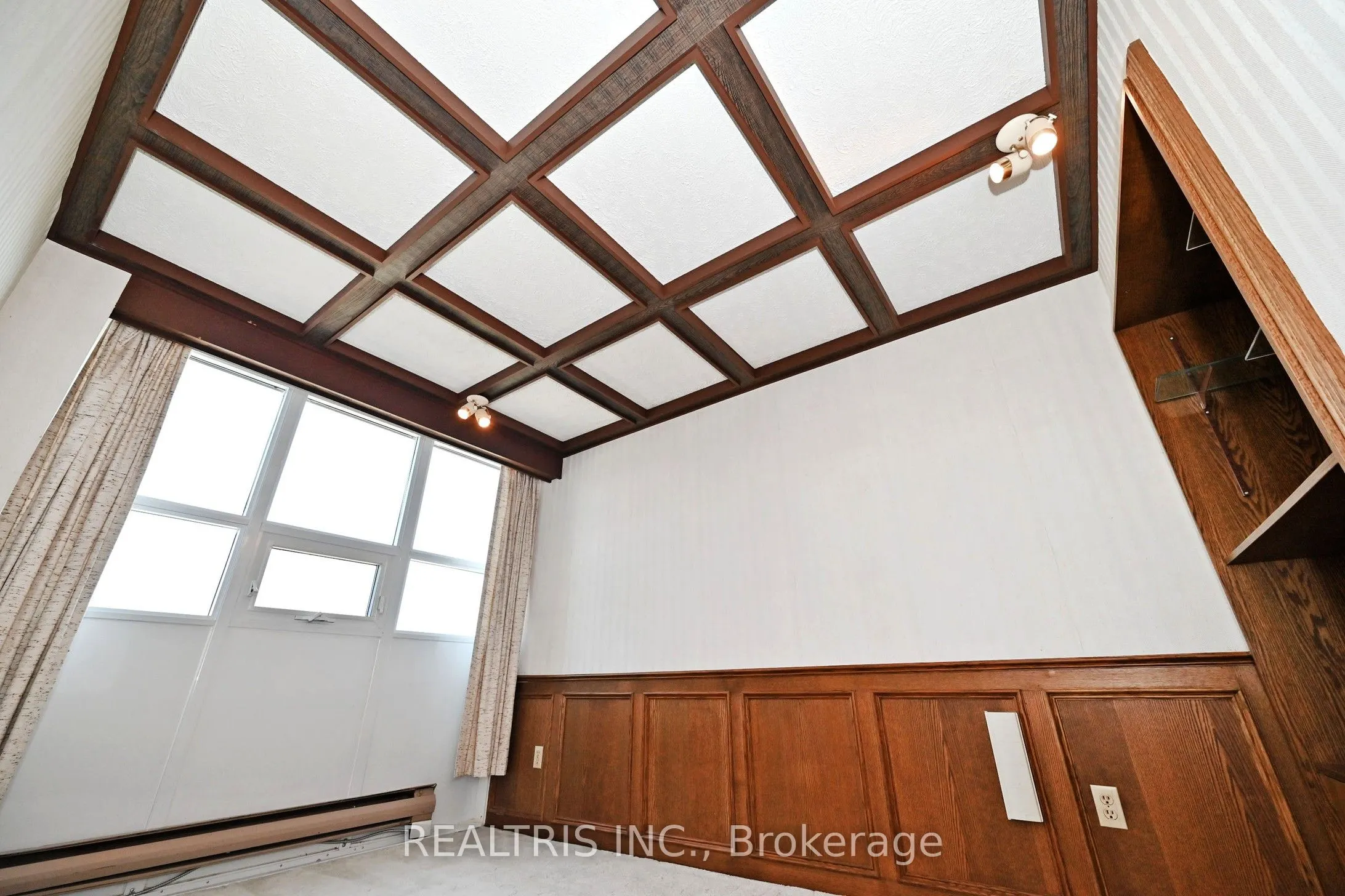 2323 Confederation Parkway #807