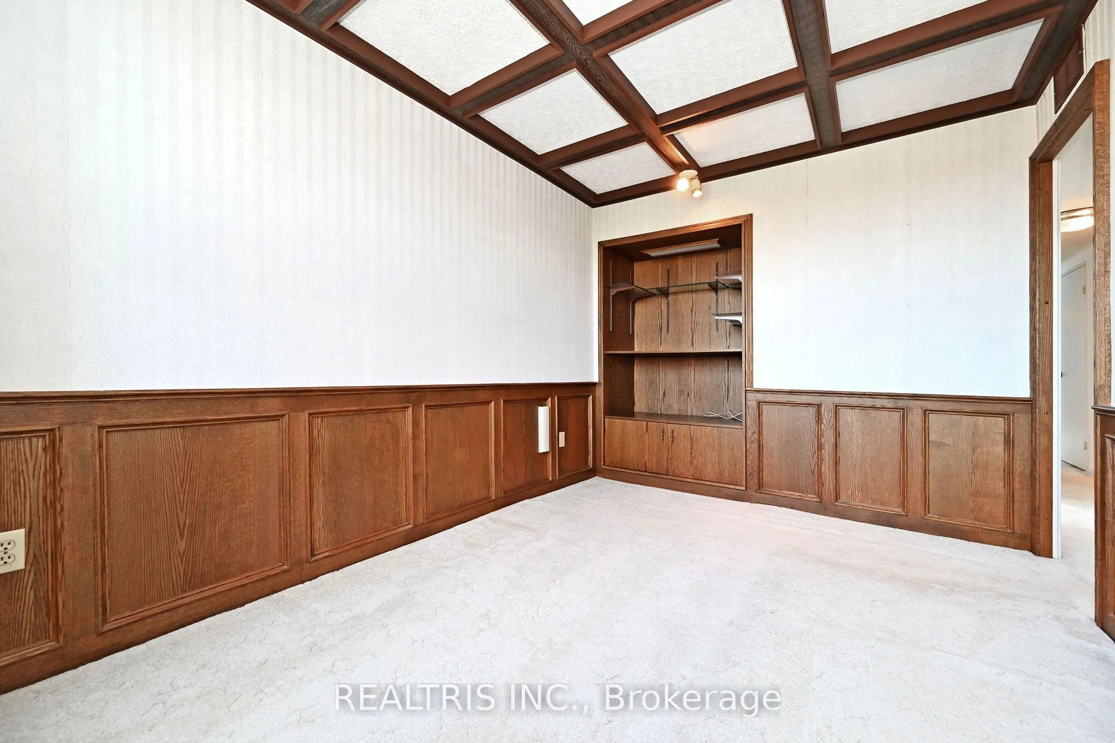 2323 Confederation Parkway #807